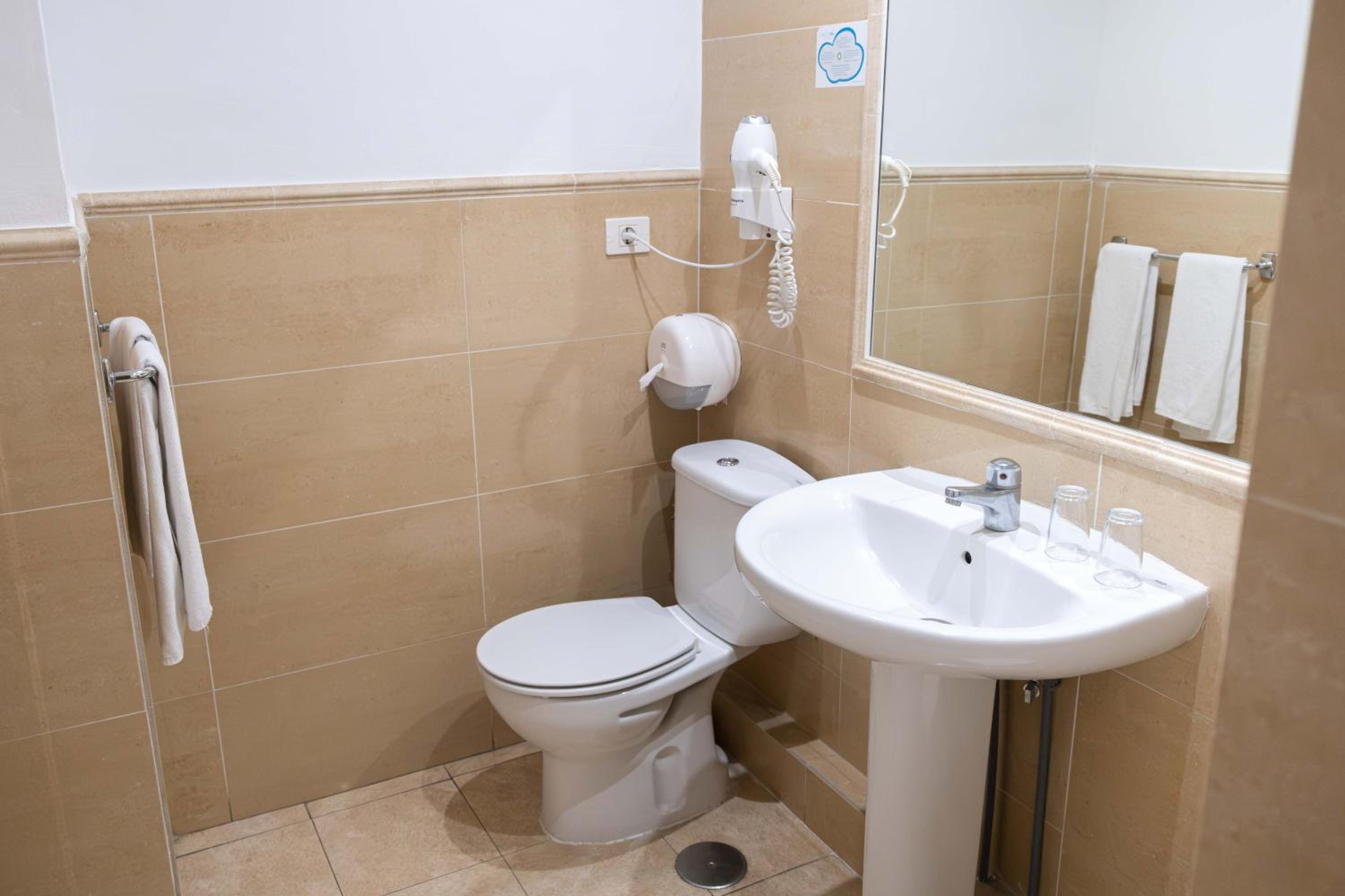 Basic Double Room - Photo 2