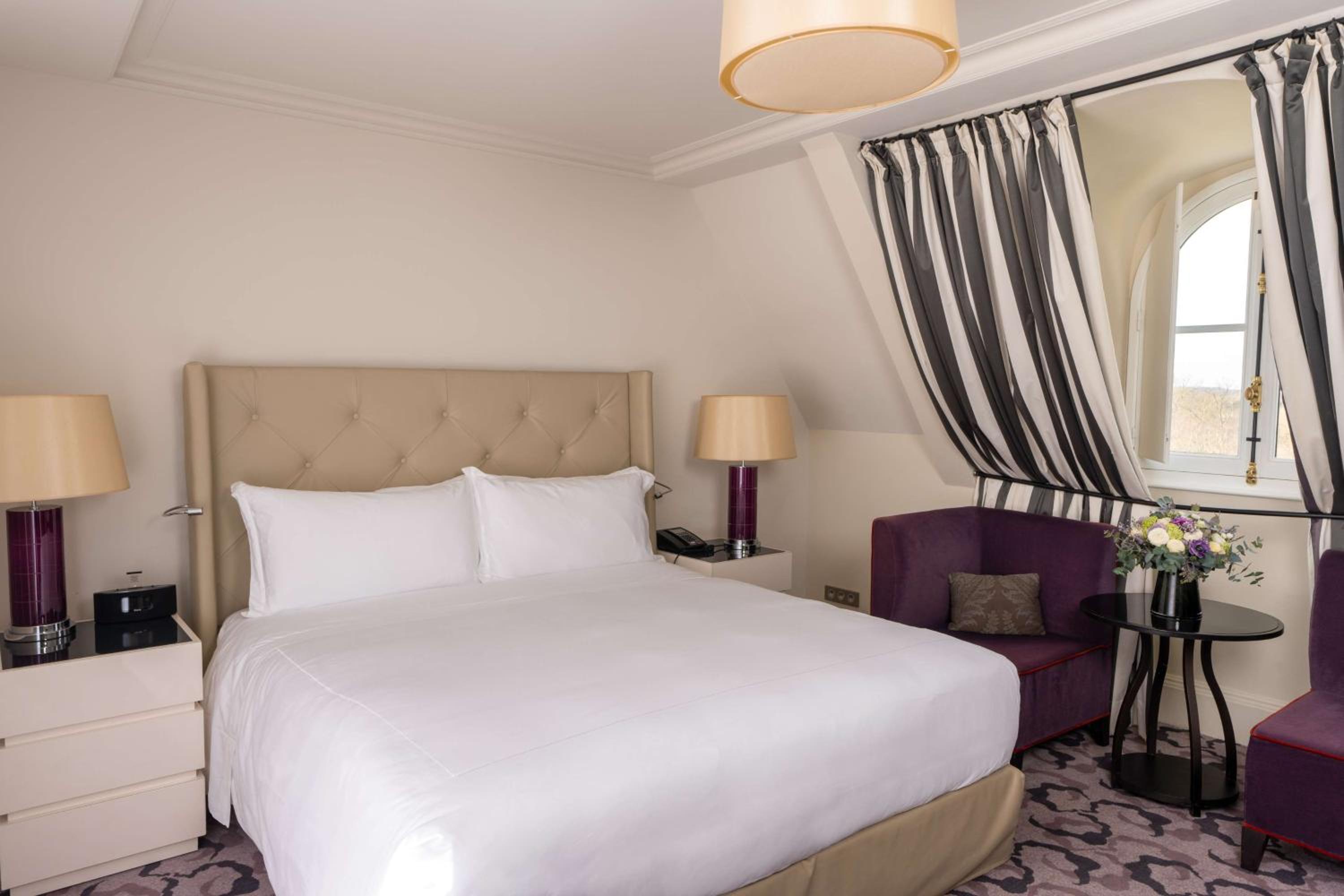 Palace 5 Star - Superior King Mansard Room thumbnail 5
