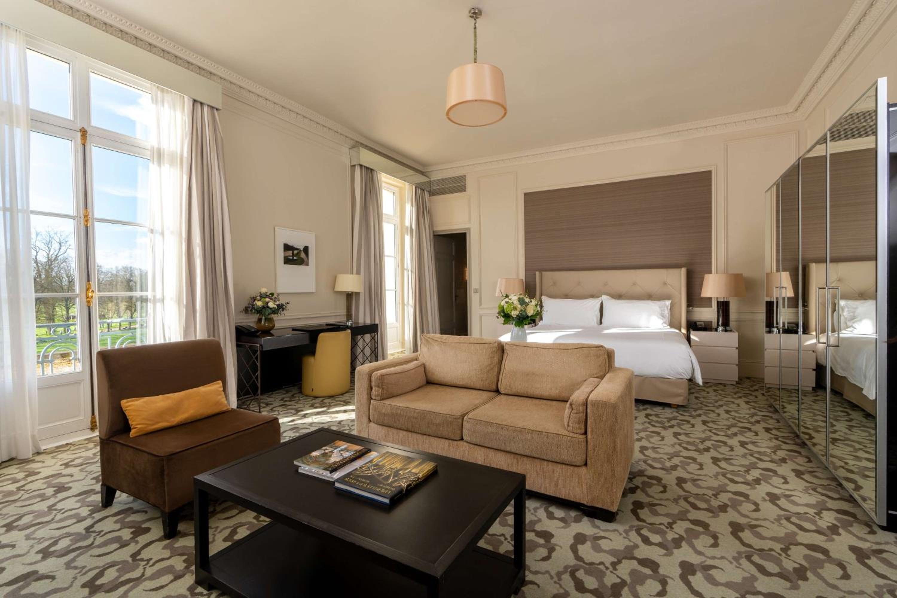 Palace 5 Star - Junior King Suite with Park View thumbnail 5