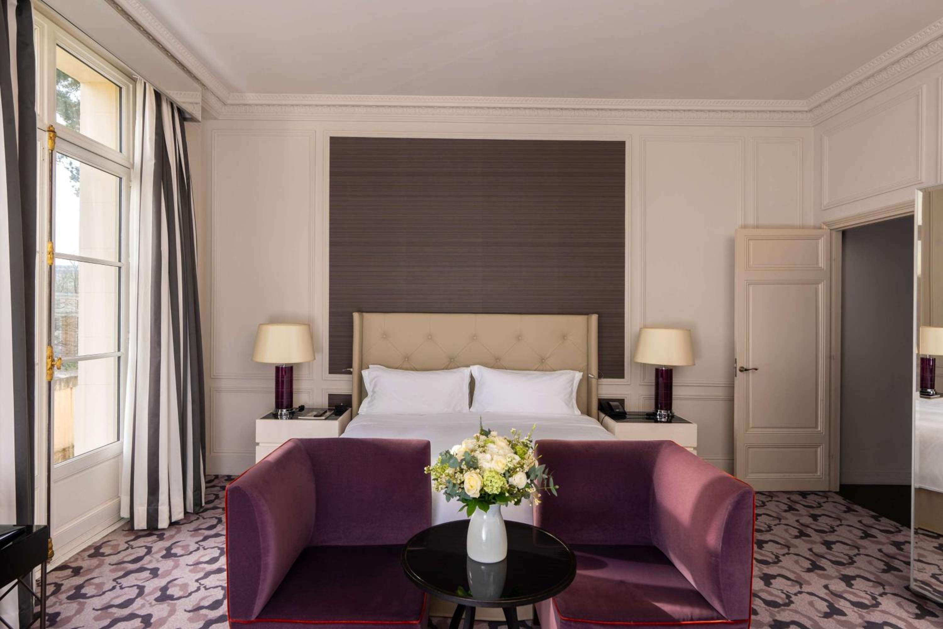 Palace 5 Star - Deluxe King Room with Garden View