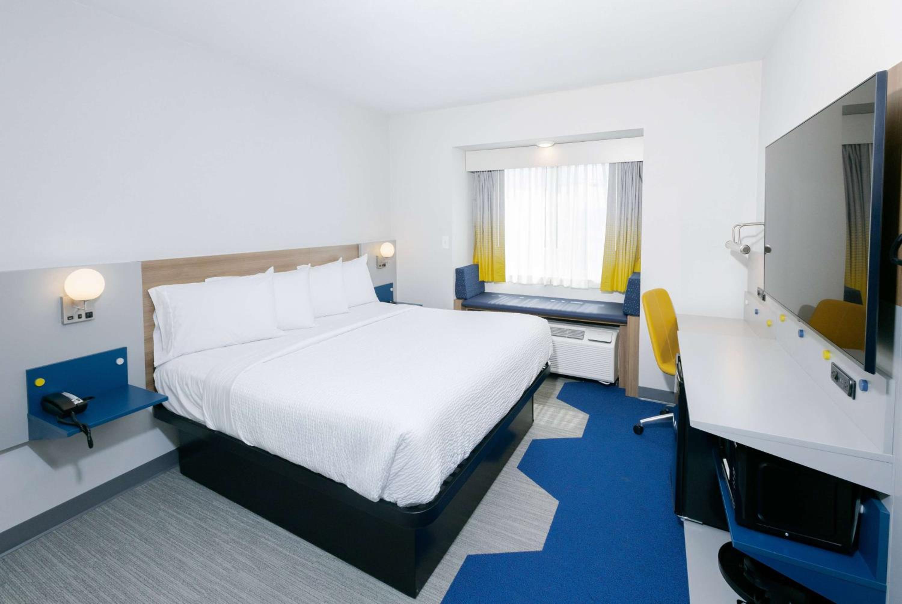 King Room - Non-Smoking photo 1