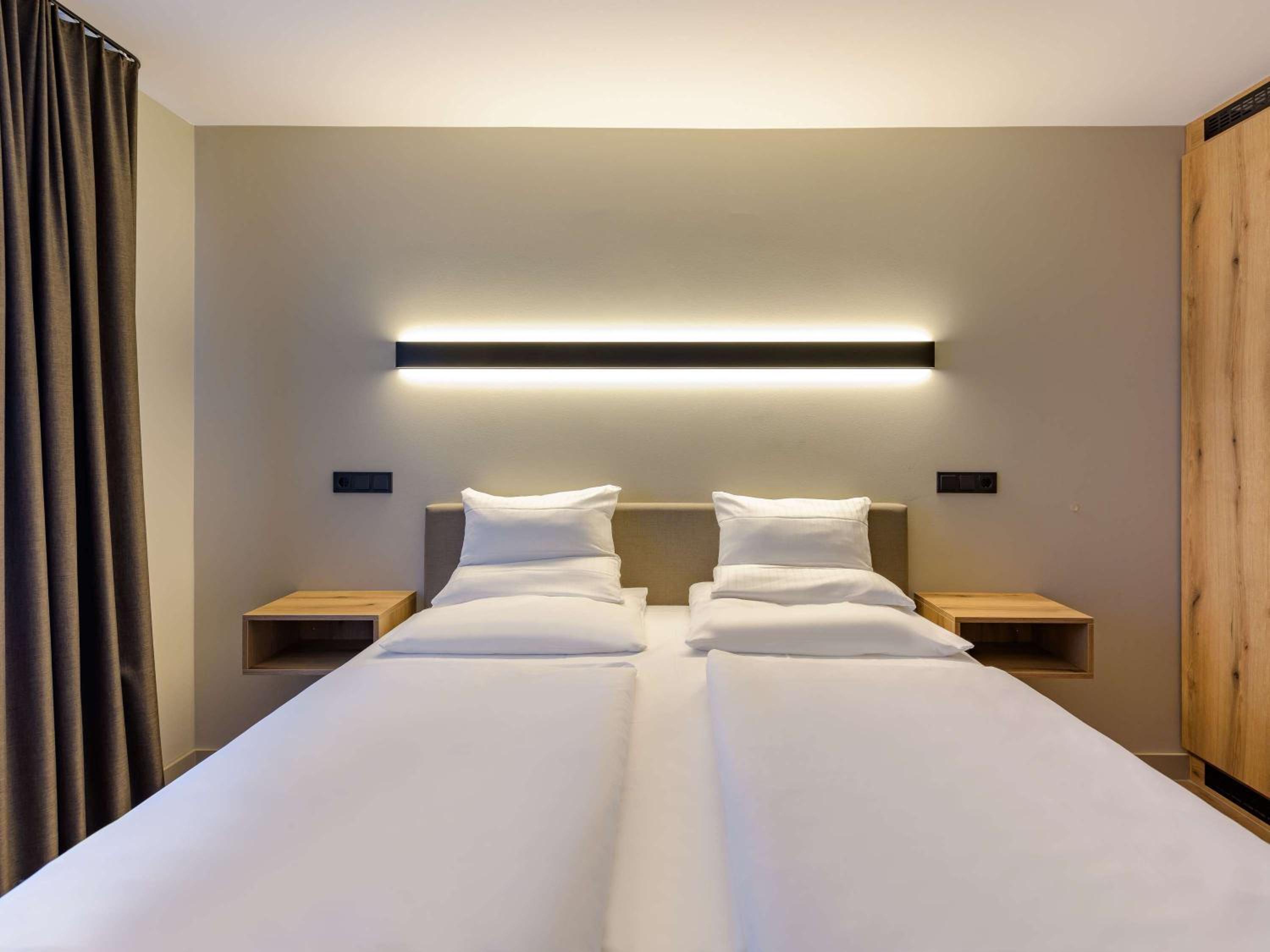 Standard Double Room - Photo 16