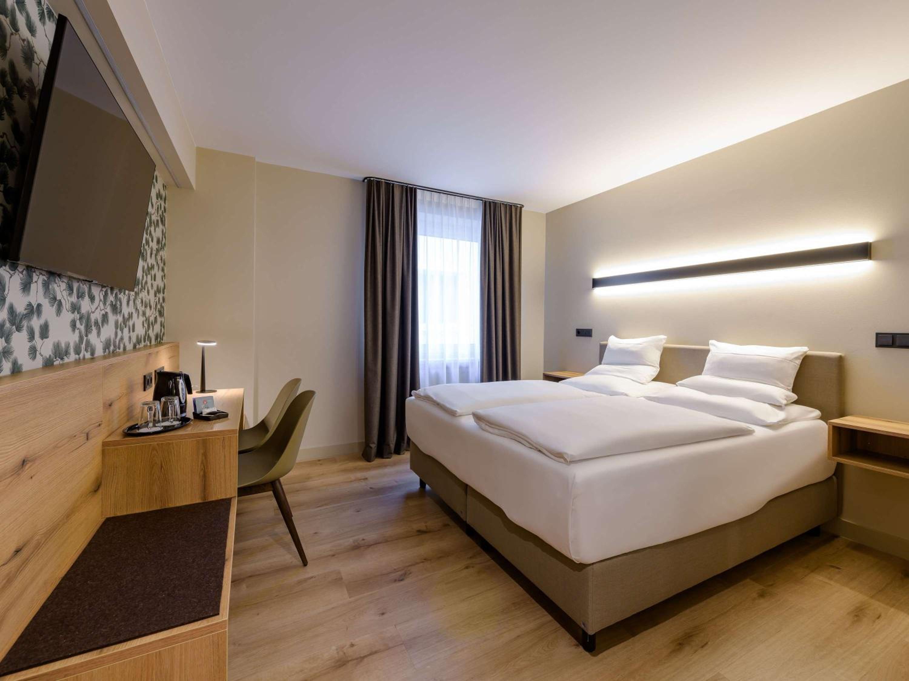 Standard Double Room - Photo 12