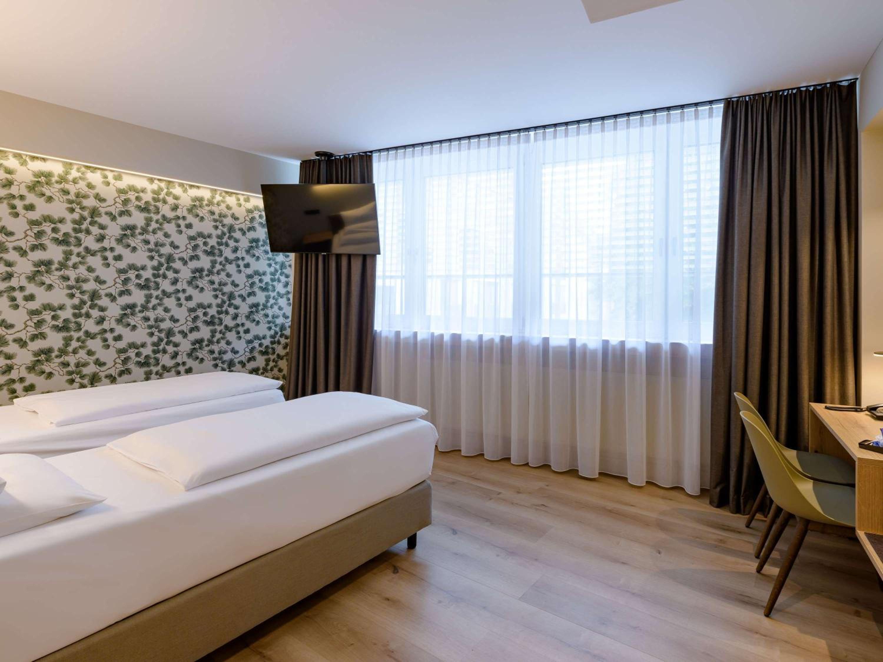 Standard Double Room - Photo 11
