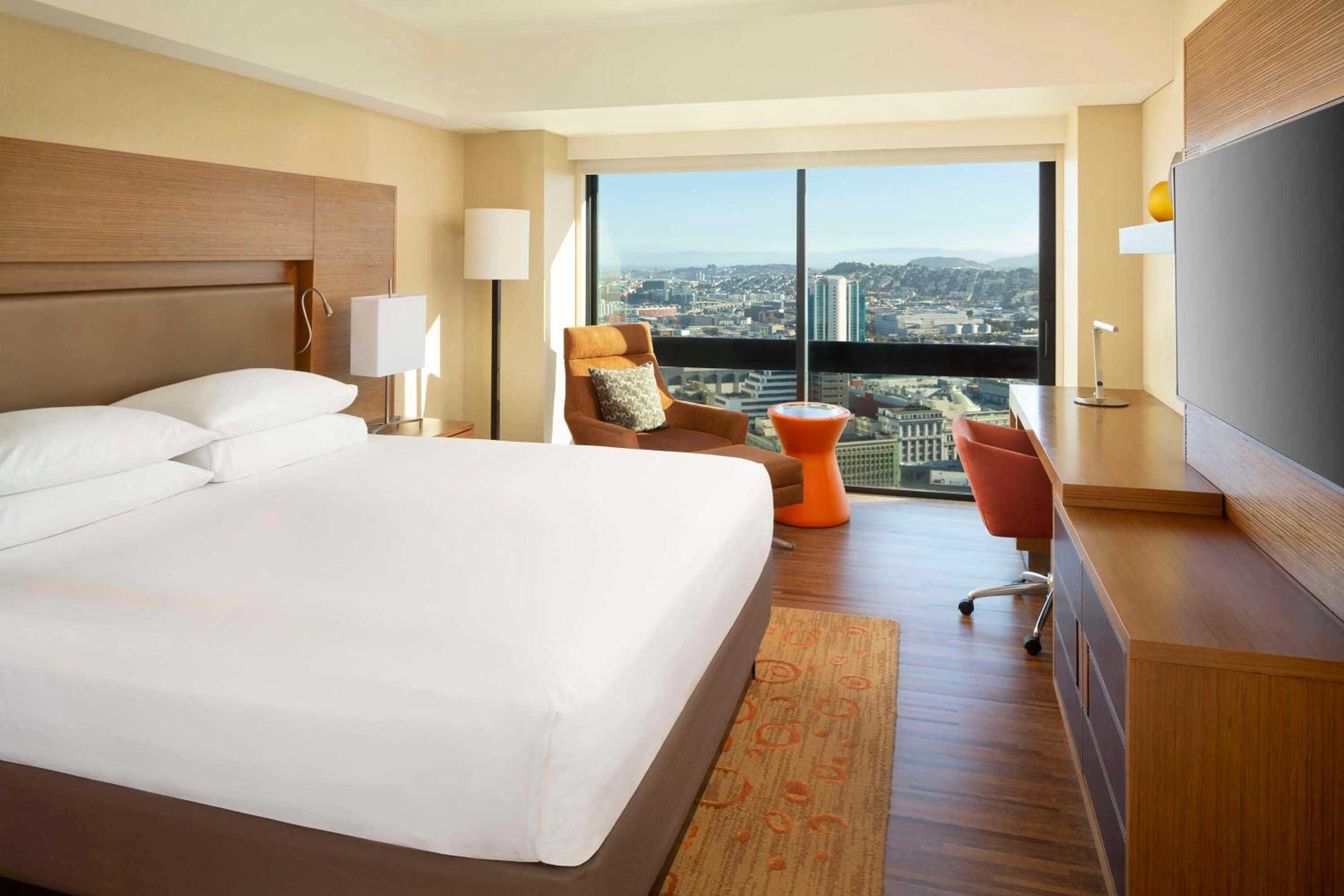 King Room with Square View - Photo 2