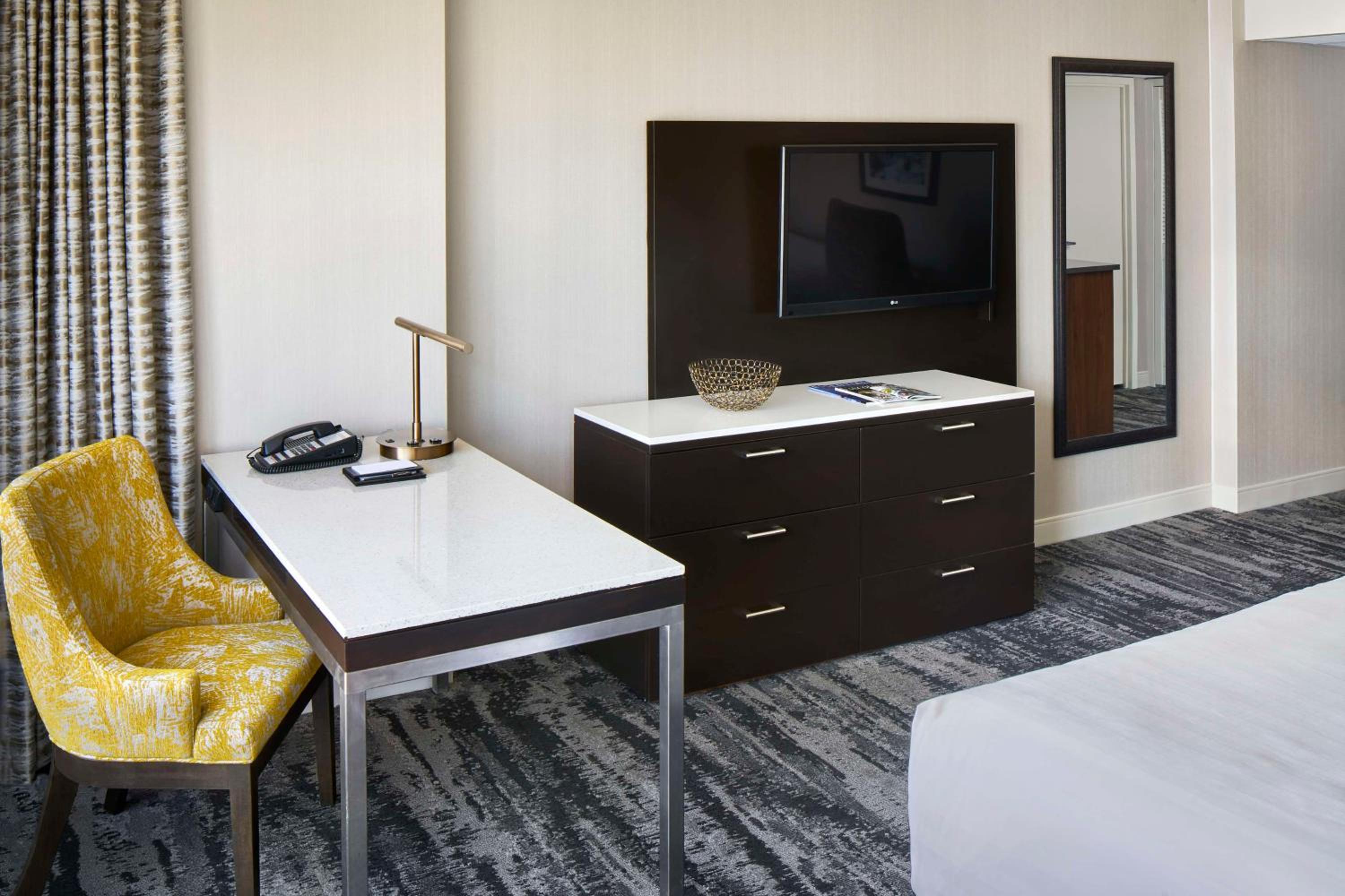 2 Double Beds
