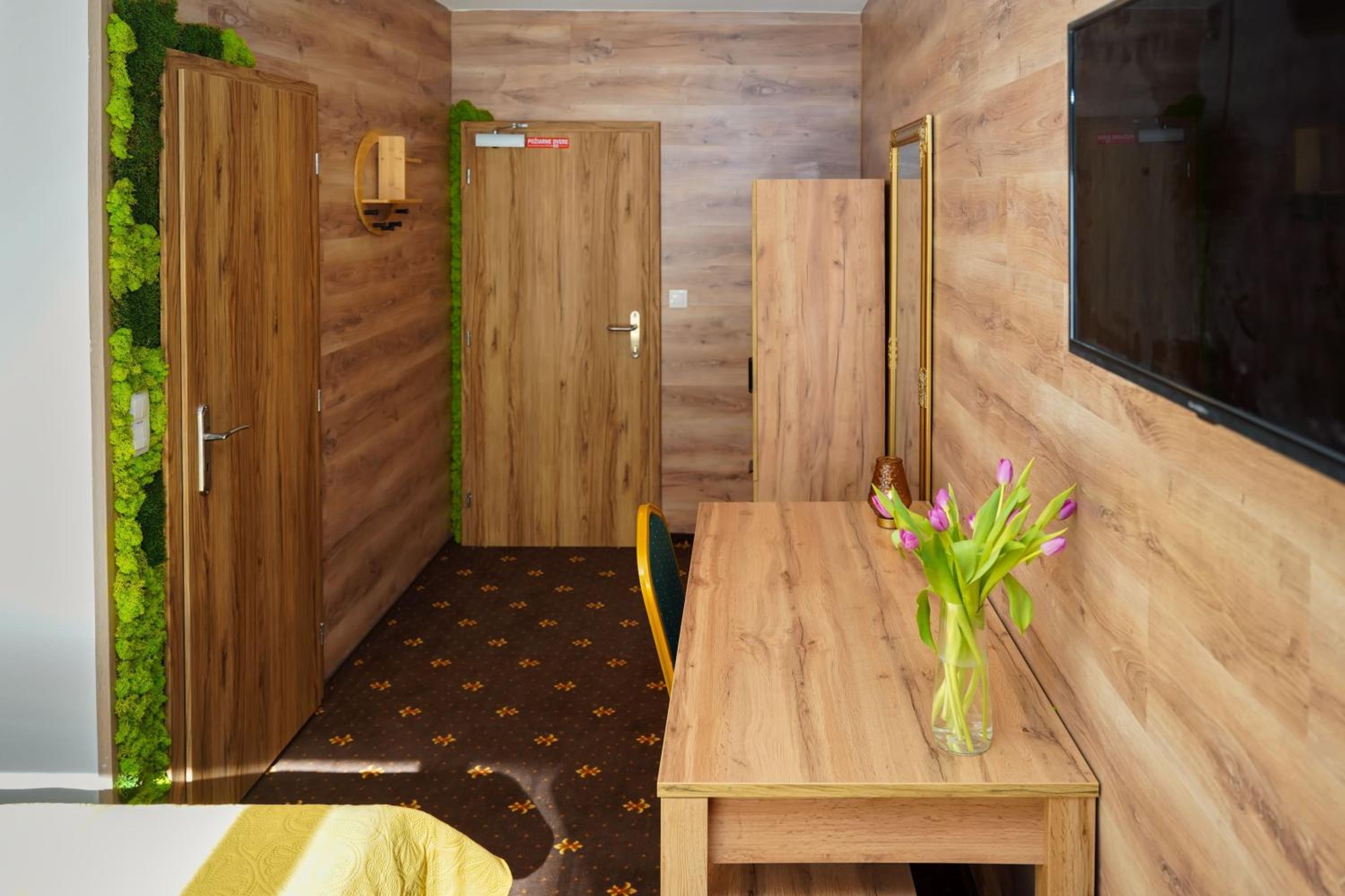 Economy Double Room photo 2