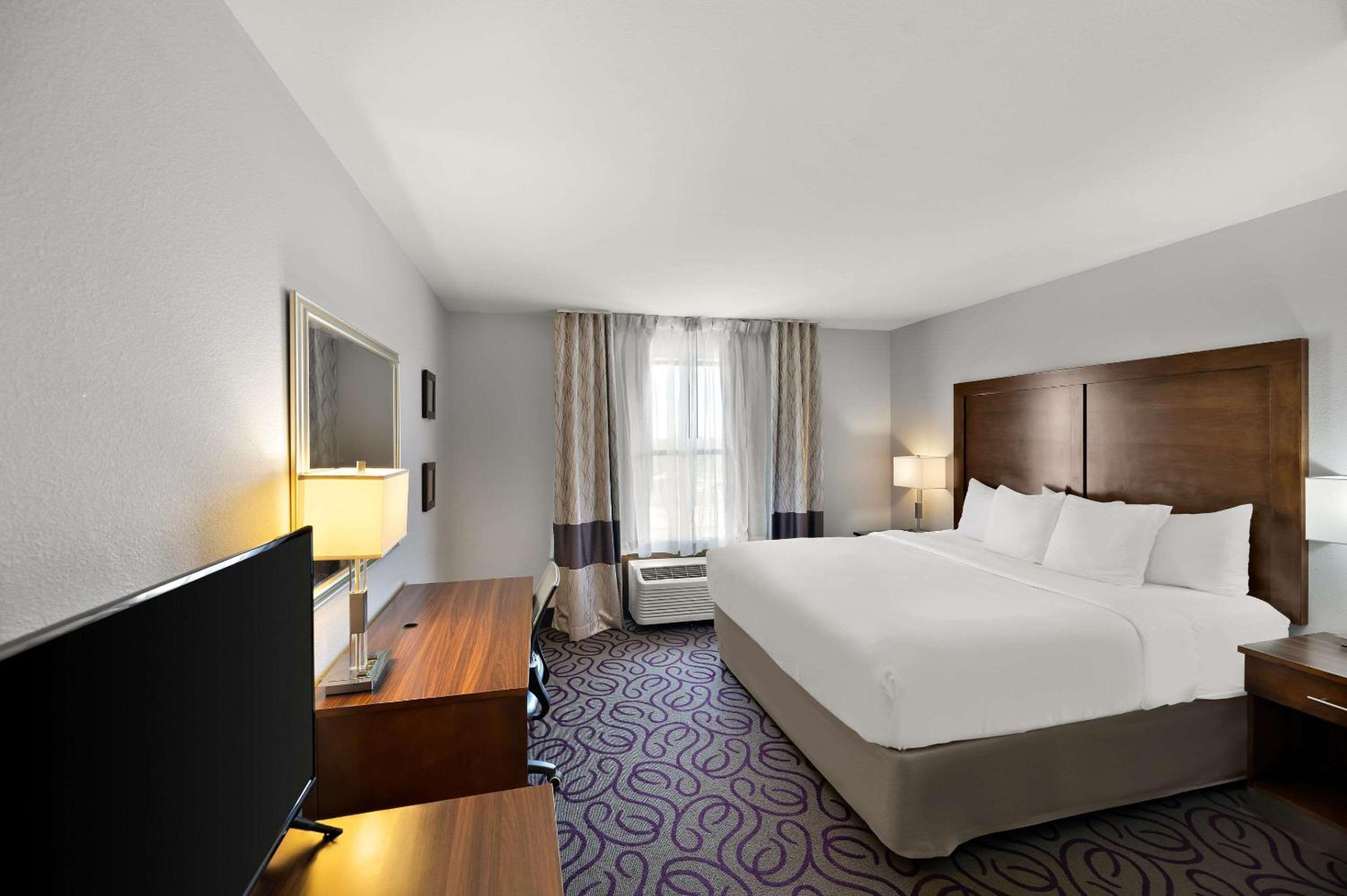 King Suite with Sofa Bed photo 1