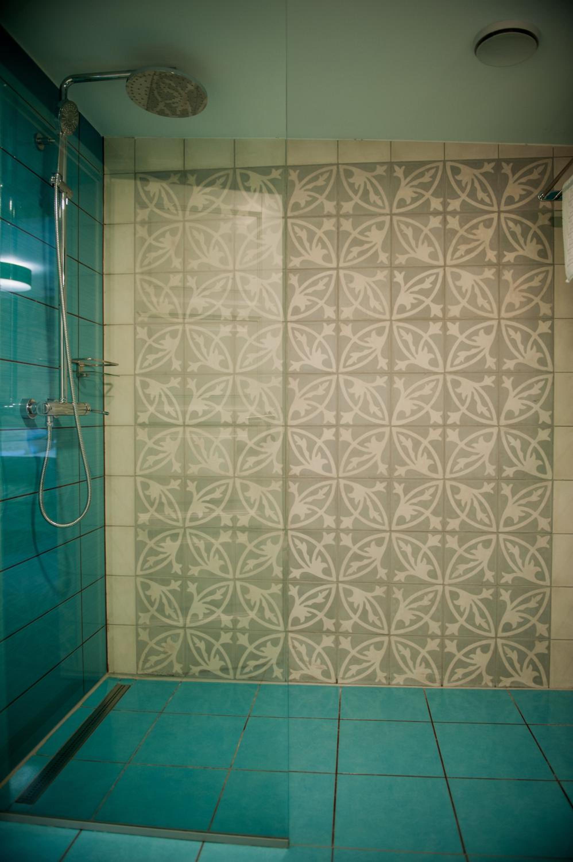 Deluxe Double Room with Shower photo 2