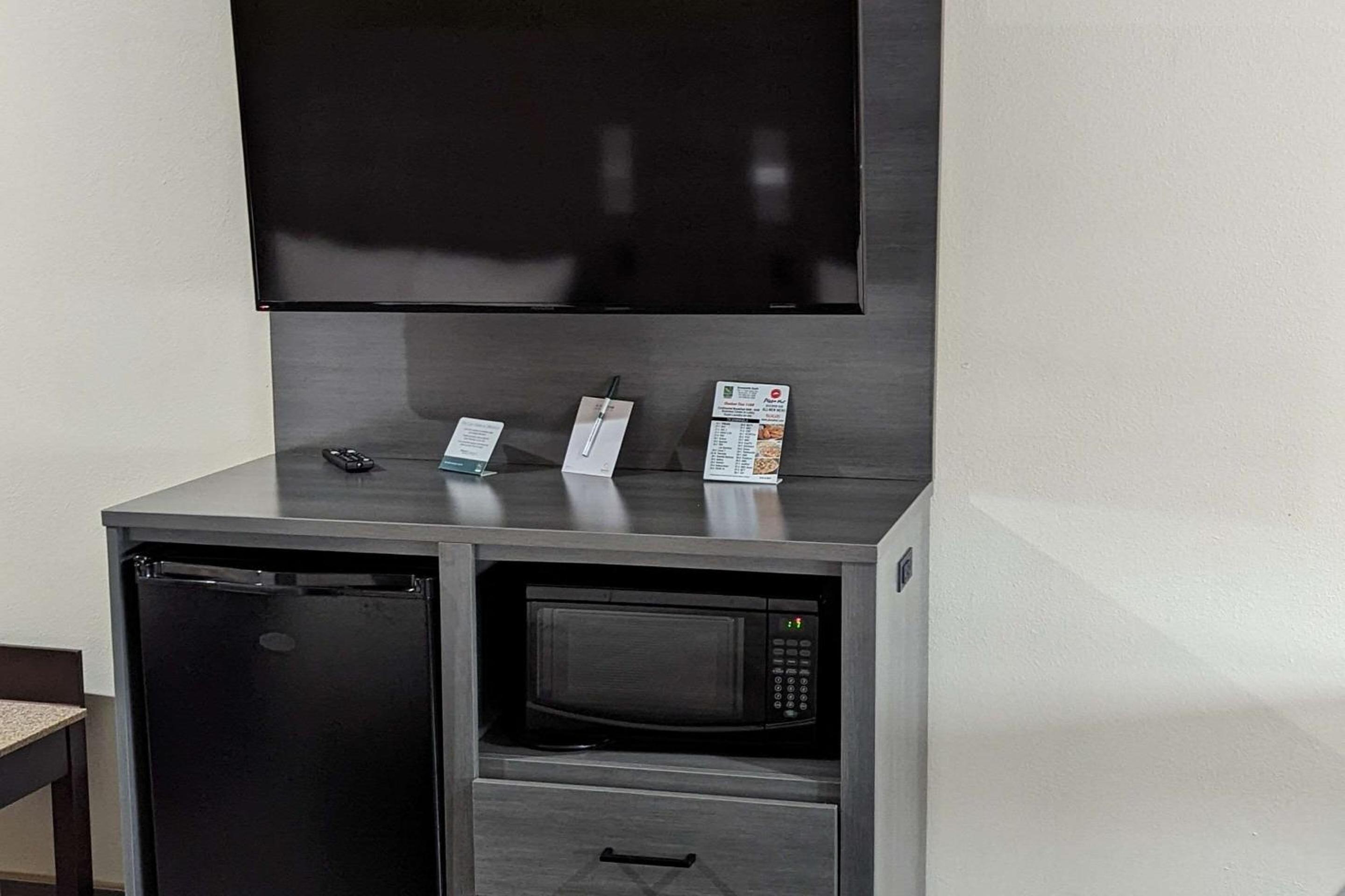 King Room - Non-Smoking - Photo 5