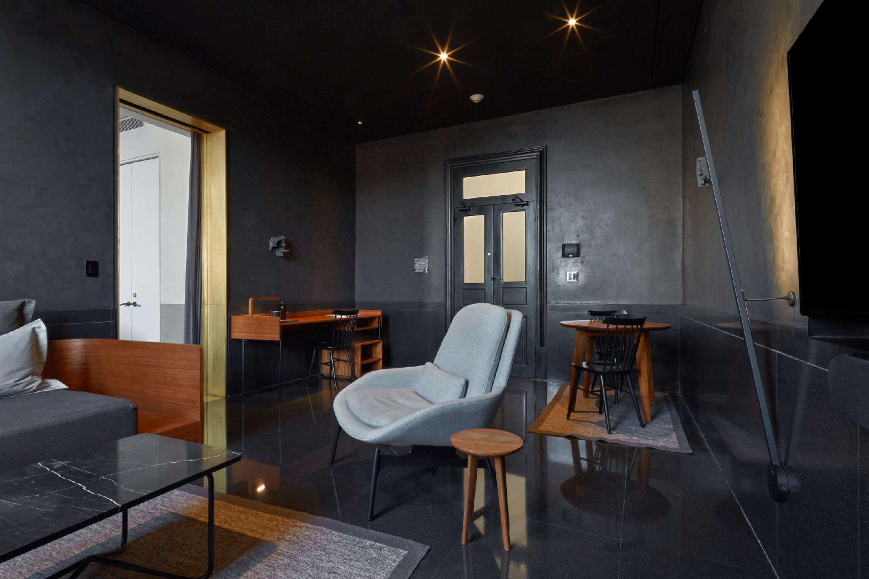 One-Bedroom King Suite - Photo 1