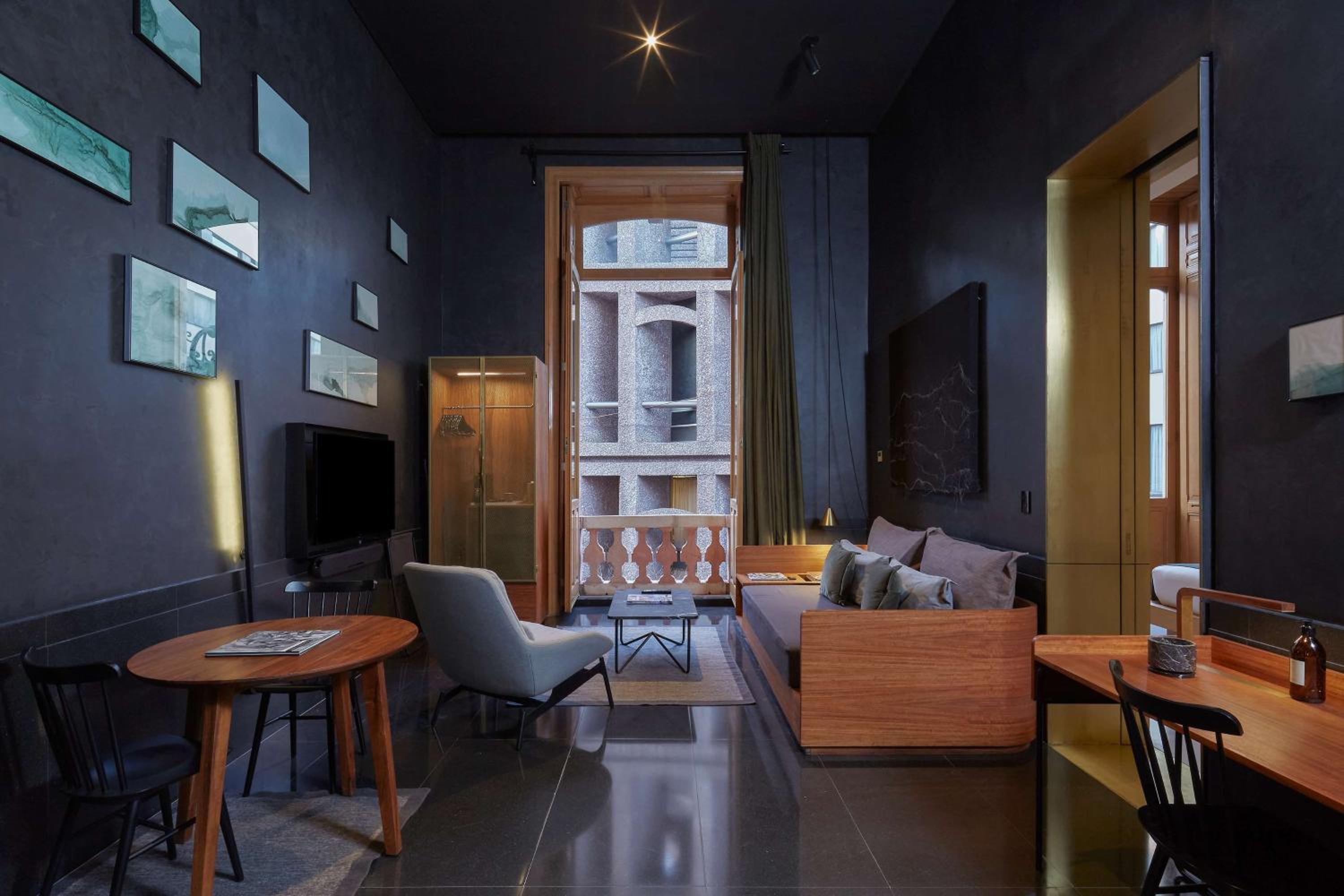 One-Bedroom King Suite with Juliet Balcony - Photo 3