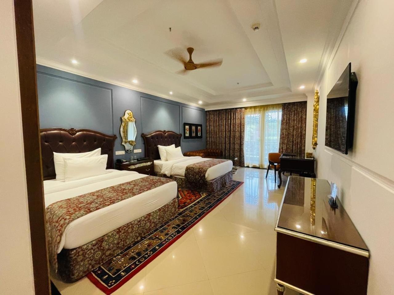 Executive Double Room - 10% Discount on Foods & Soft Beverages* | 15% Discounts on Laundry Services* | INR 500 spa credit during your stay on selective Massage services. TnC Apply.* | Free Mini-bar - 2 cans of soft Beverages (Once on Arrival)