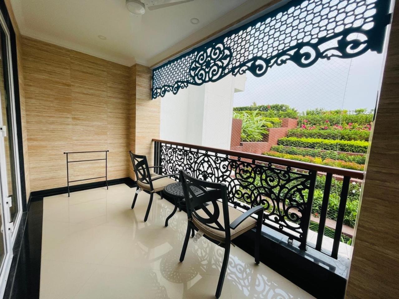 Executive Double Room - 10% Discount on Foods & Soft Beverages* | 15% Discounts on Laundry Services* | INR 500 spa credit during your stay on selective Massage services. TnC Apply.* | Free Mini-bar - 2 cans of soft Beverages (Once on Arrival) Executive Double Room - 10% Discount on Foods & Soft Beverages* | 15% Discounts on Laundry Services* | INR 500 spa credit during your stay on selective Massage services. TnC Apply.* | Free Mini-bar - 2 cans of soft Beverages (Once on Arrival)