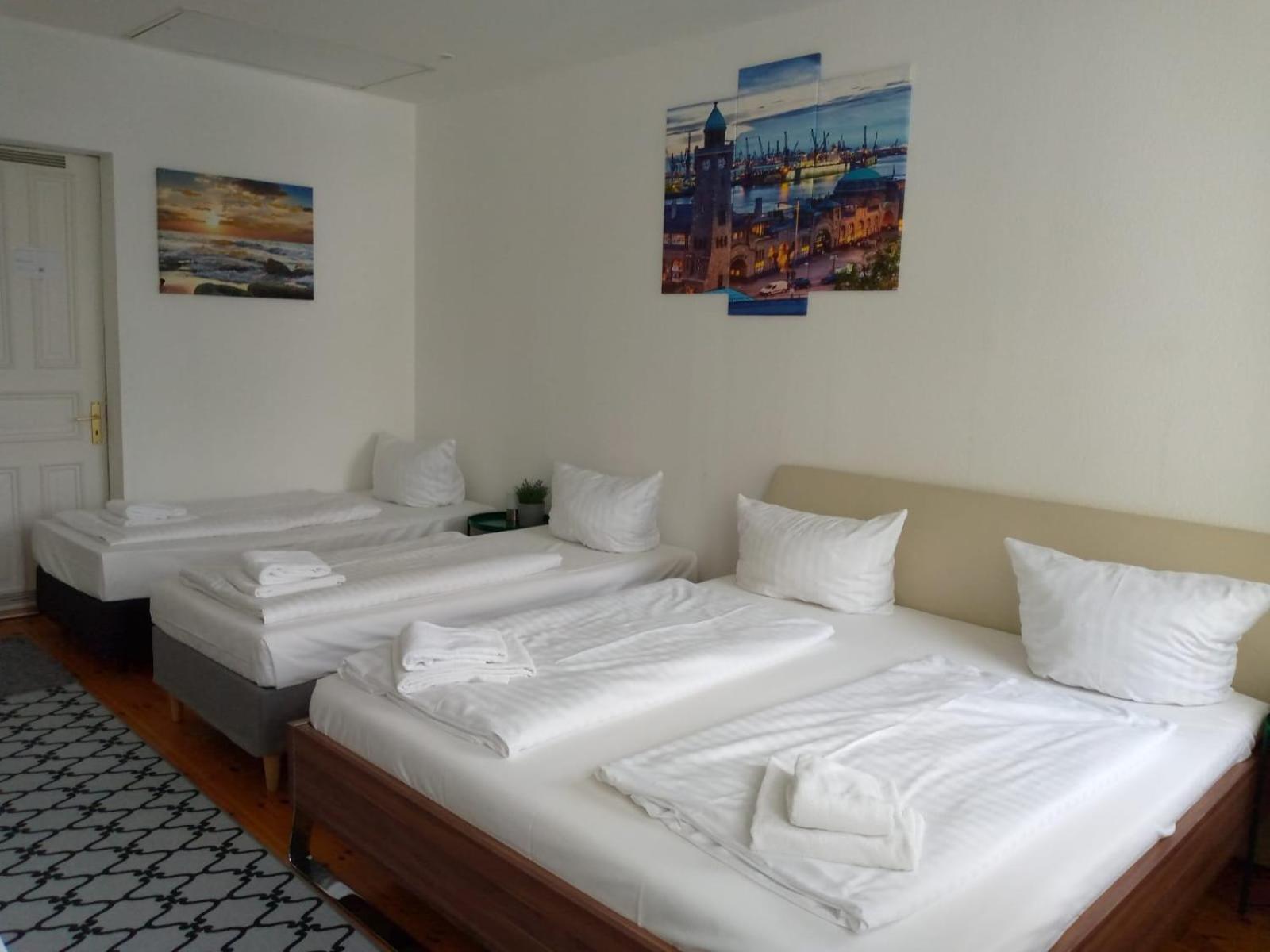 Three-Bedroom Apartment - Photo 26