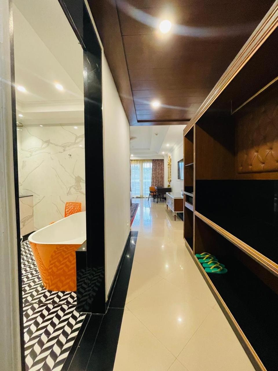 Ocean View Room – 10% Discount on Foods & Soft Beverages* | 15% Discounts on Laundry Services* | INR 500 spa credit during your stay on selective Massage services. TnC Apply.* | Free Mini-bar – 2 cans of soft Beverages (Once on Arrival)