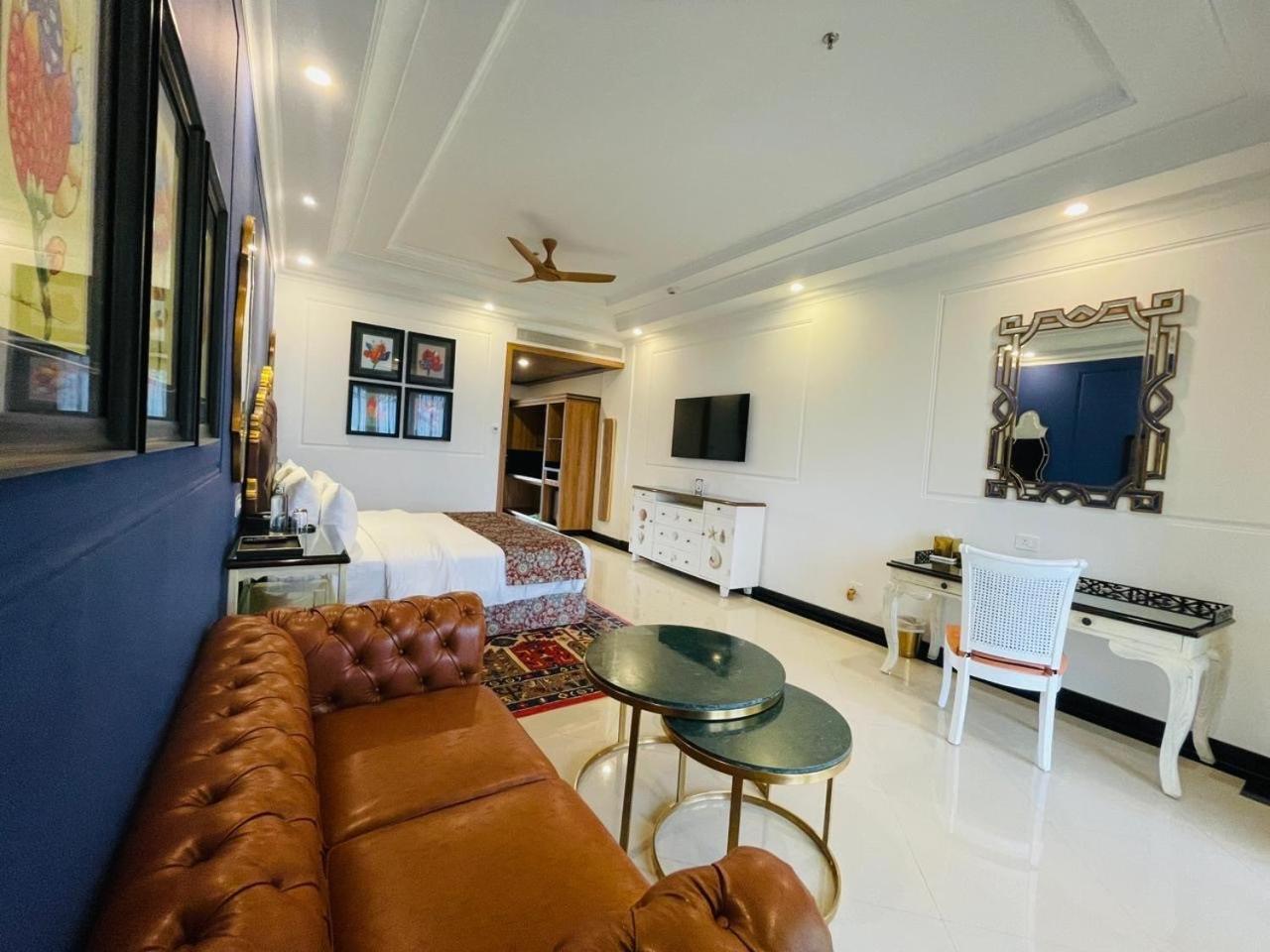 Ocean View Room – 10% Discount on Foods & Soft Beverages* | 15% Discounts on Laundry Services* | INR 500 spa credit during your stay on selective Massage services. TnC Apply.* | Free Mini-bar – 2 cans of soft Beverages (Once on Arrival)