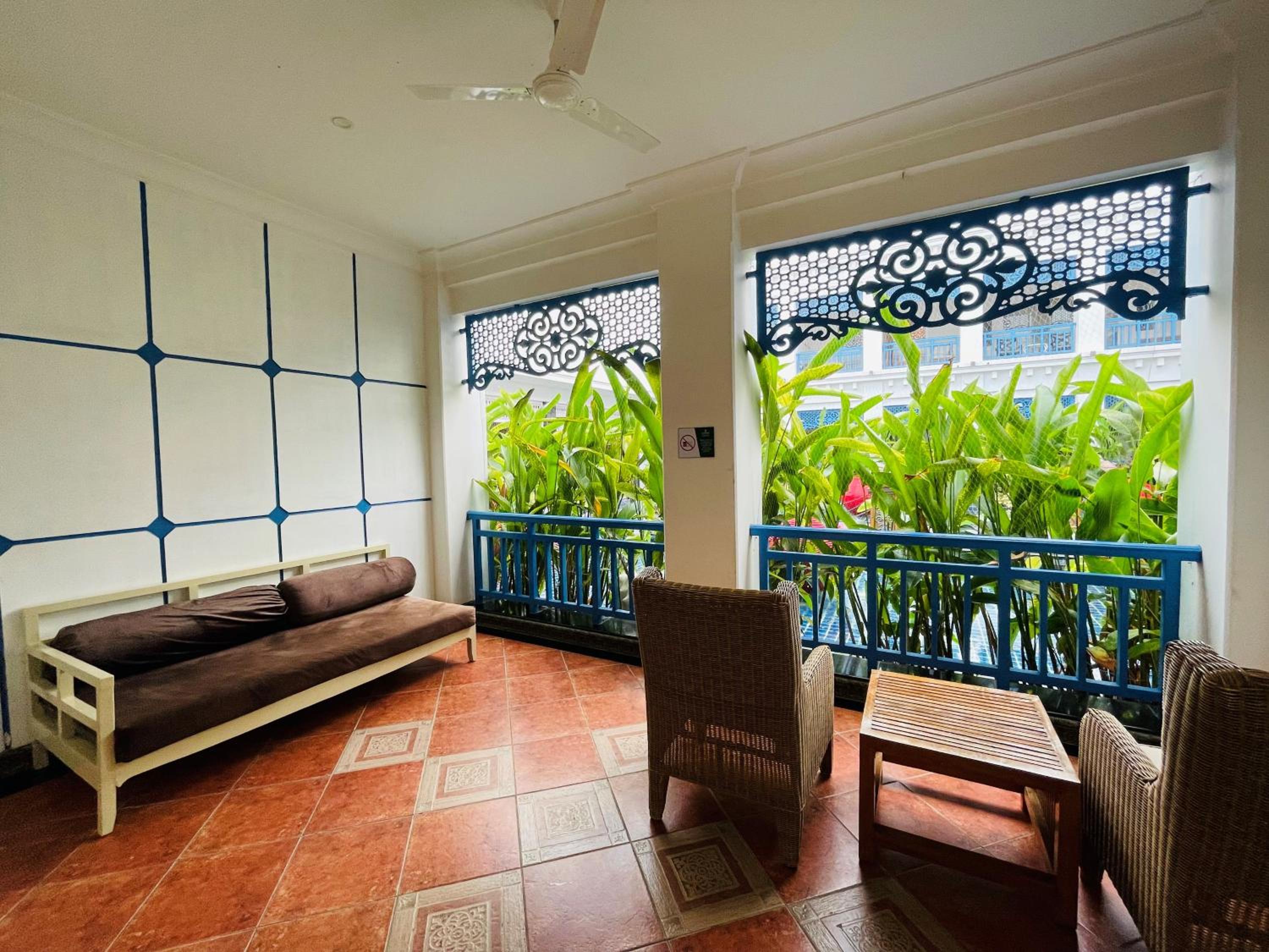 Executive Double Room – 10% Discount on Foods & Soft Beverages* | 15% Discounts on Laundry Services* | INR 500 spa credit during your stay on selective Massage services. TnC Apply.* | Free Mini-bar – 2 cans of soft Beverages (Once on Arrival) Executive Double Room – 10% Discount on Foods & Soft Beverages* | 15% Discounts on Laundry Services* | INR 500 spa credit during your stay on selective Massage services. TnC Apply.* | Free Mini-bar – 2 cans of soft Beverages (Once on Arrival)