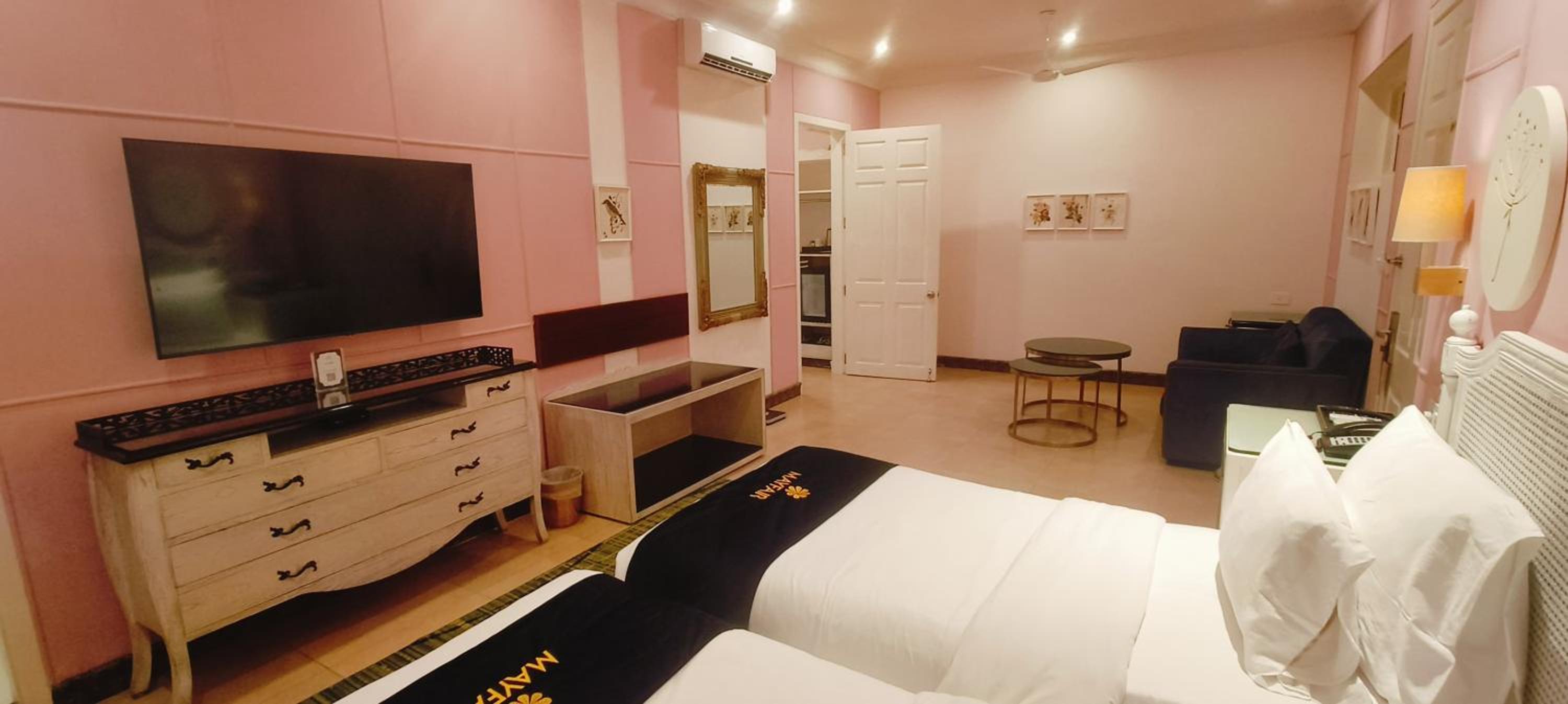 Family Room -  10% Discount on Foods & Soft Beverages* | 15% Discounts on Laundry Services* | INR 500 spa credit during your stay on selective Massage services. TnC Apply.* | Free Mini-bar - 2 cans of soft Beverages (Once on Arrival) photo 2