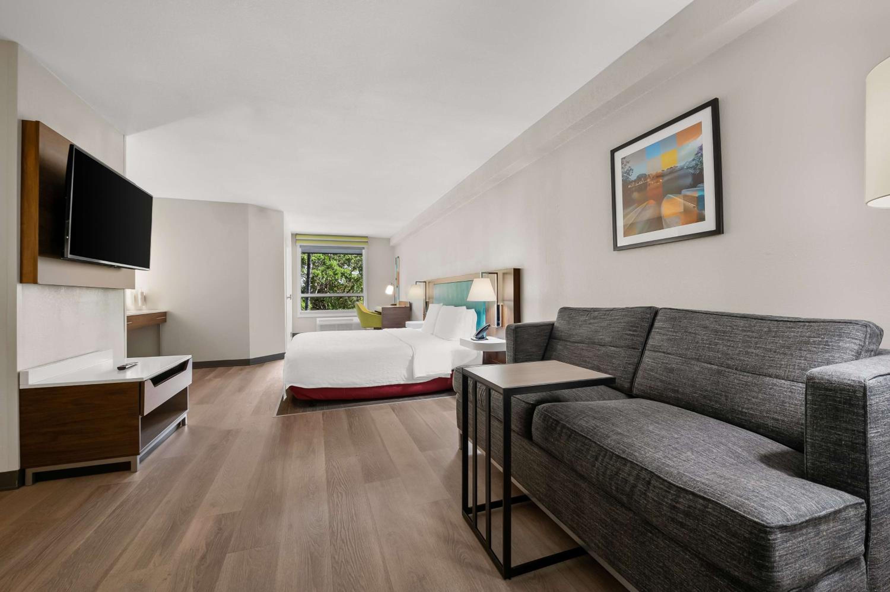 King Room - Mobility/Hearing Accessible - Photo 3