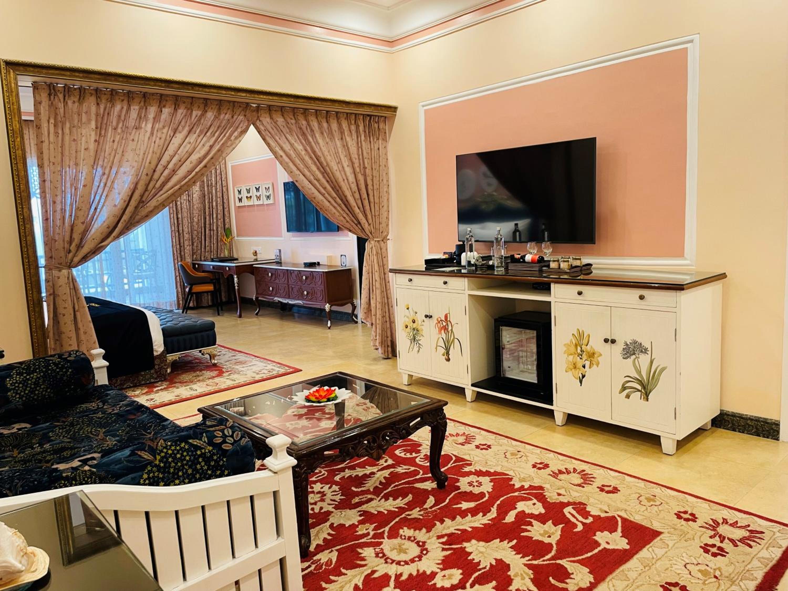 Family Suite – – 10% Discount on Foods & Soft Beverages* | 15% Discounts on Laundry Services* | INR 500 spa credit during your stay on selective Massage services. TnC Apply.* | Free Mini-bar – 2 cans of soft Beverages (Once on Arrival)