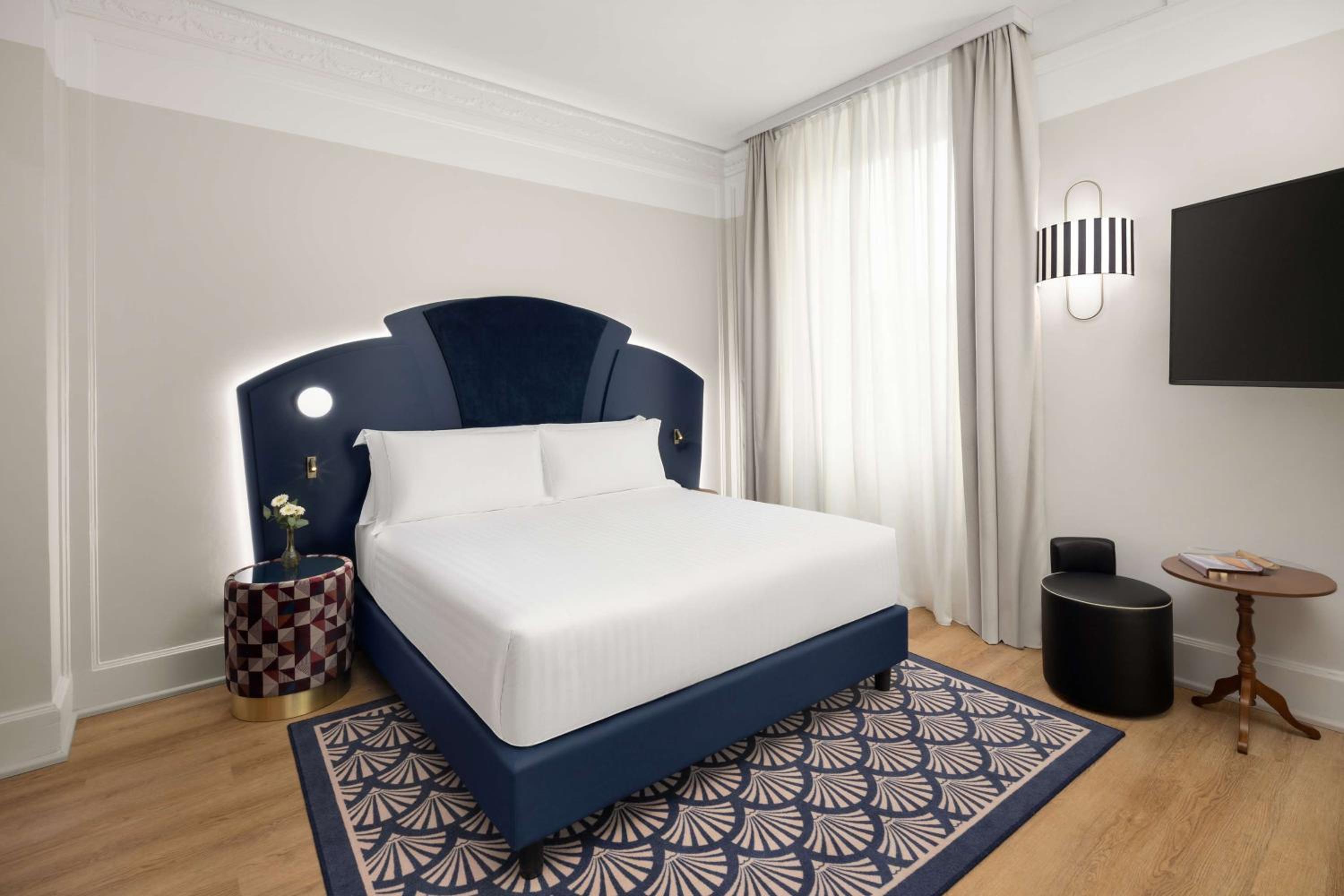 Deluxe King Room with Terrace