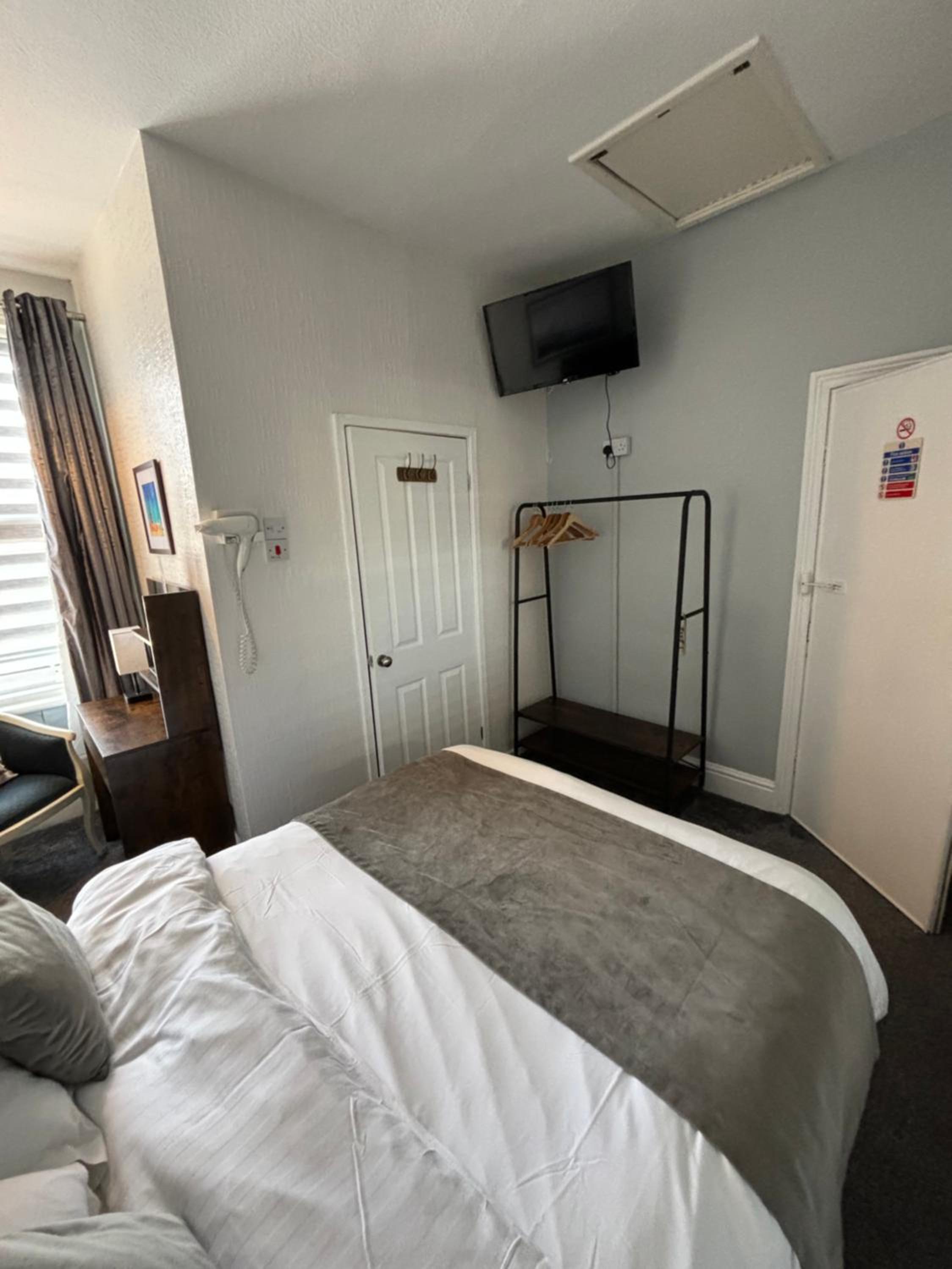 Large Double Room photo 2