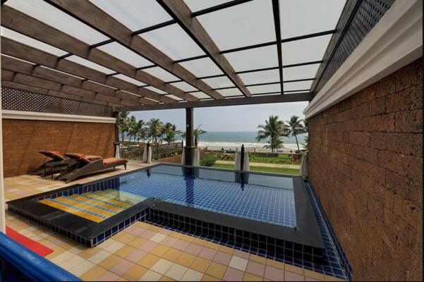 Premium Suite – 10% Discount on Foods & Soft Beverages* | 15% Discounts on Laundry Services* | INR 500 spa credit during your stay on selective Massage services. TnC Apply.* | Free Mini-bar – 2 cans of soft Beverages (Once on Arrival) photo