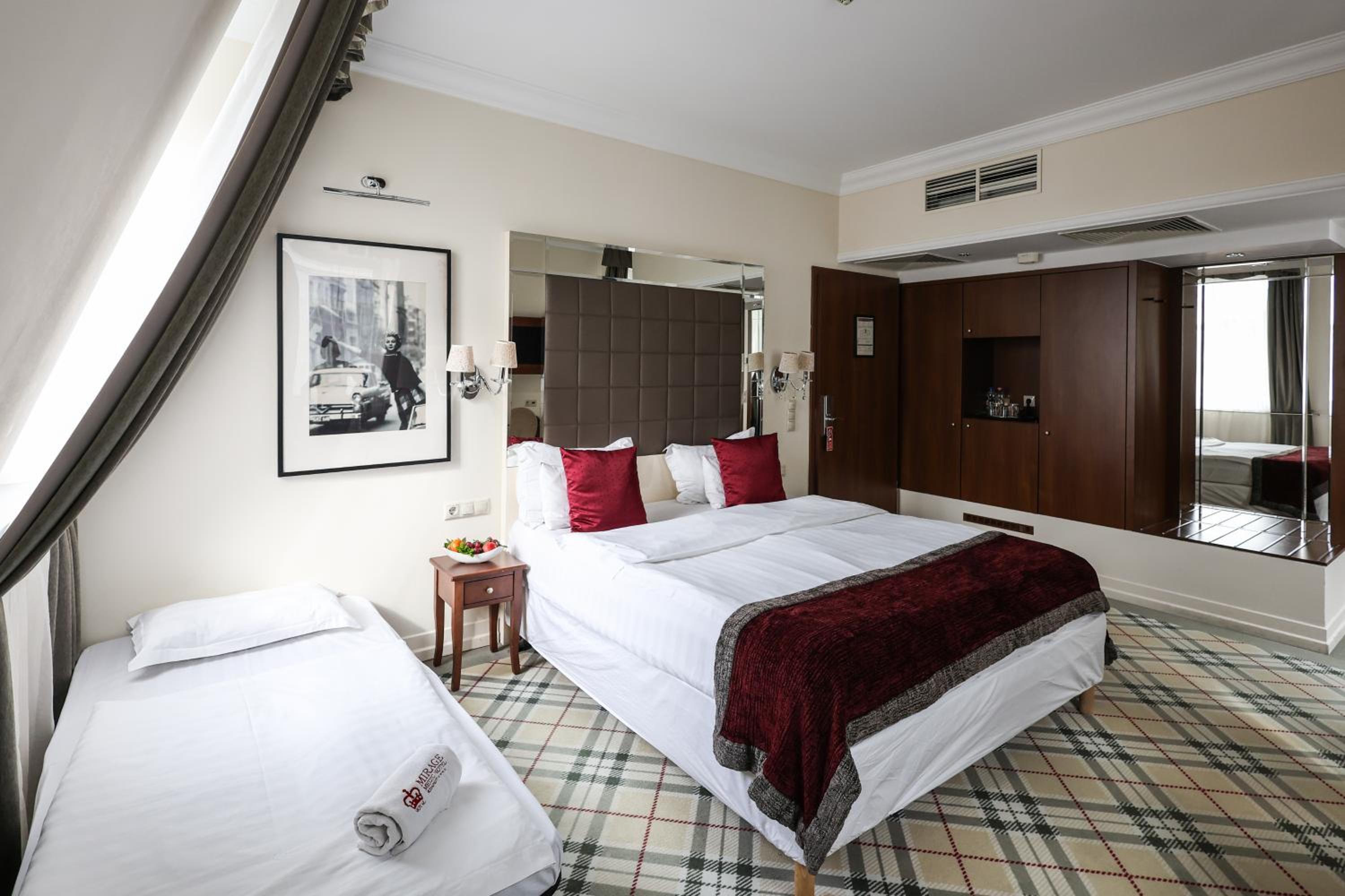 Double Room with Extra Bed - Photo 7