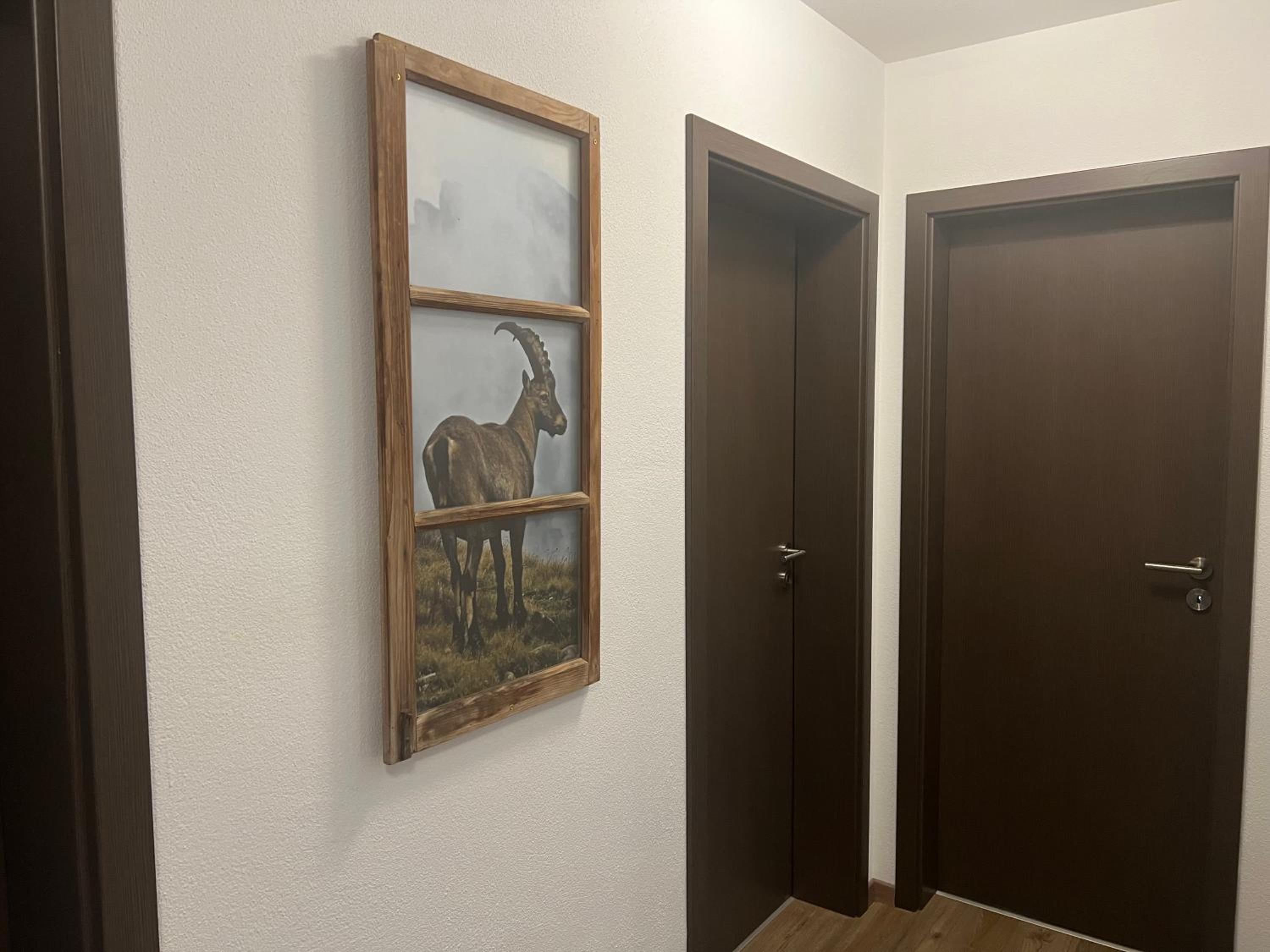 Two-Bedroom Apartment with Mountain View photo 2