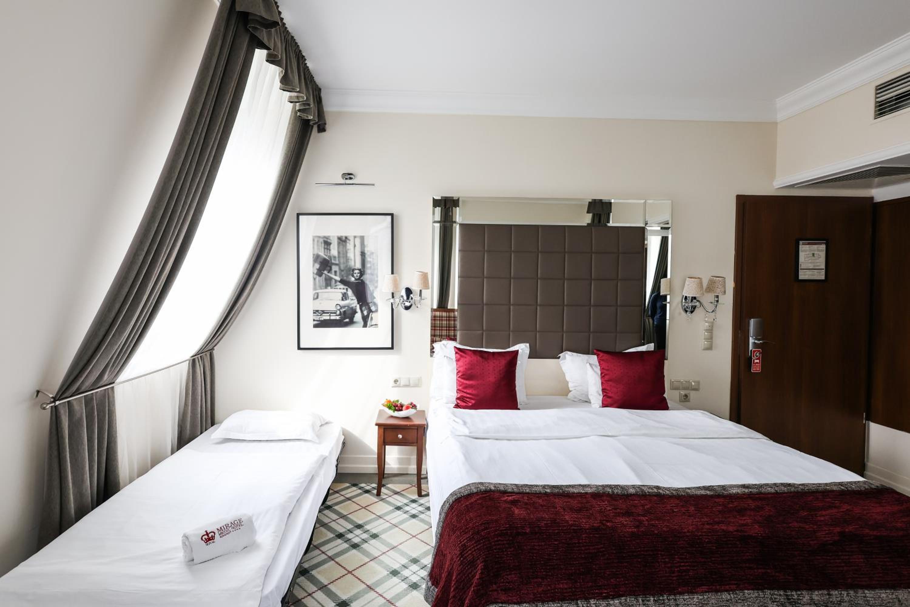 Double Room with Extra Bed - Photo 8