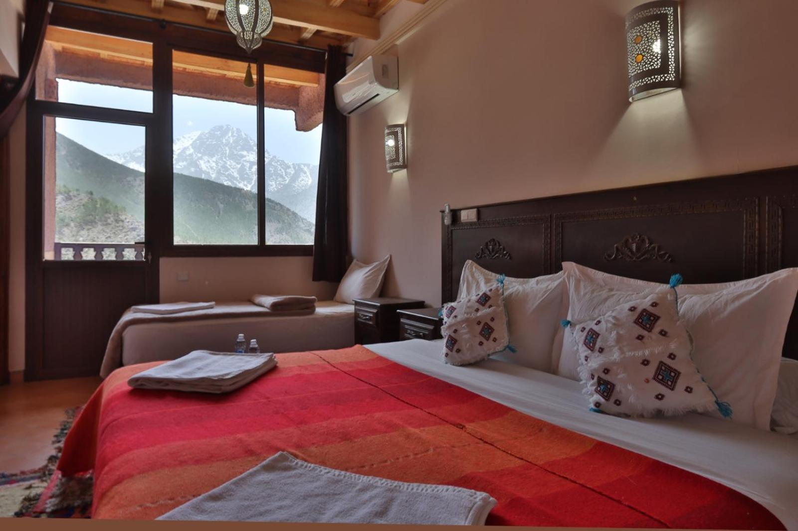 Double or Twin Room with Balcony - Photo 9