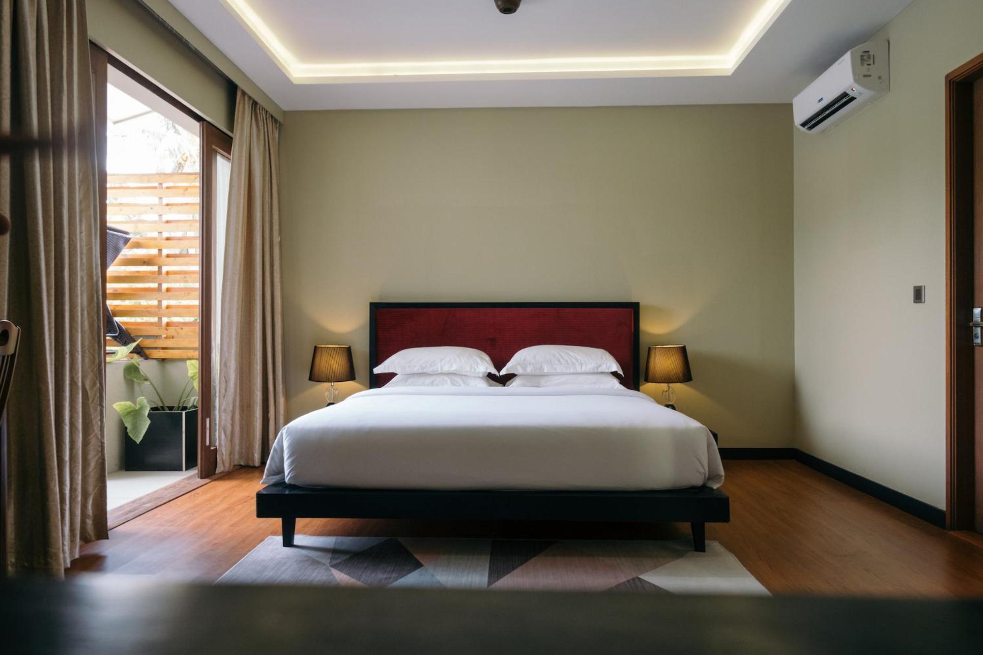Suite with Pool View