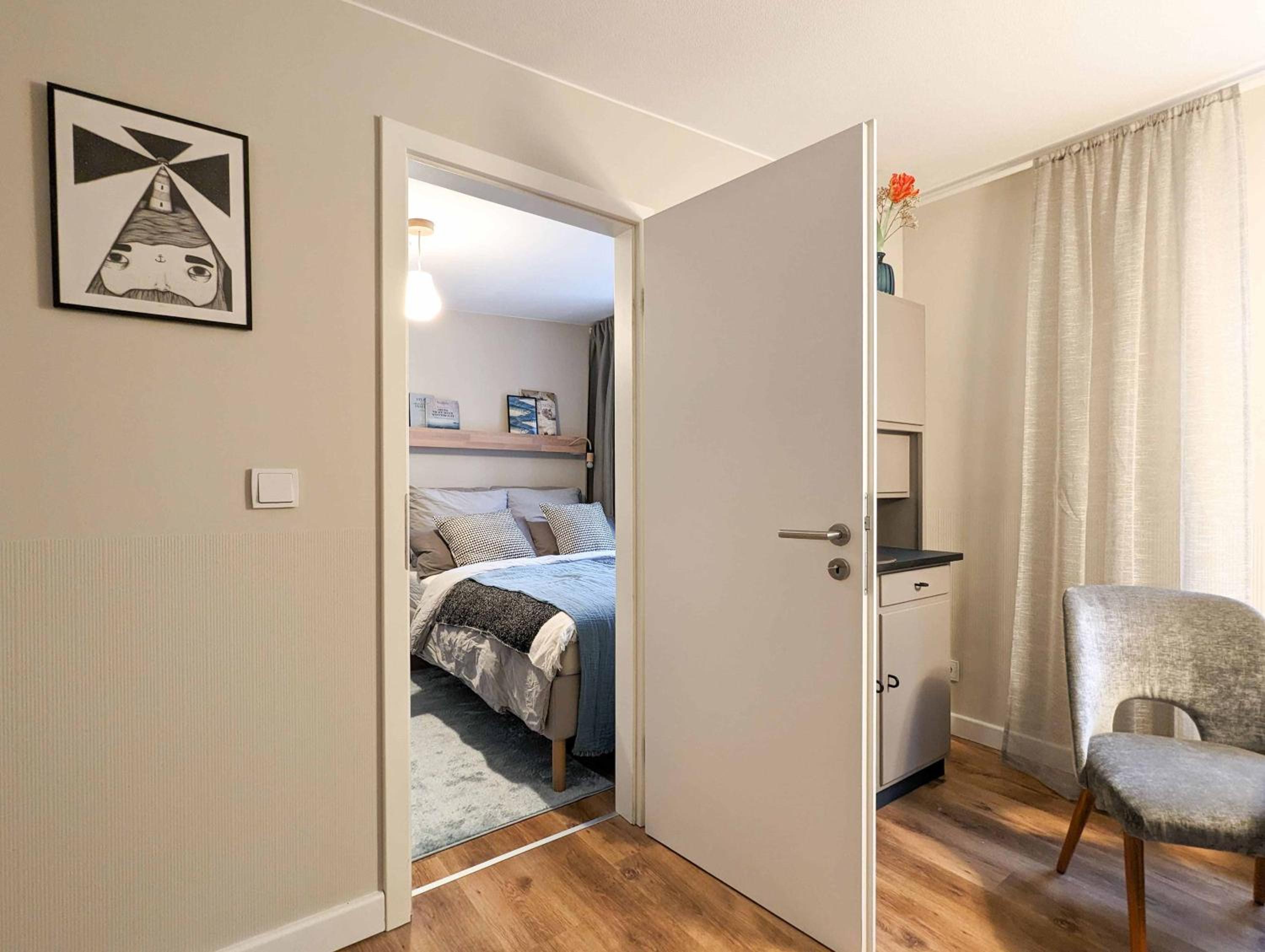 One-Bedroom Apartment photo 2