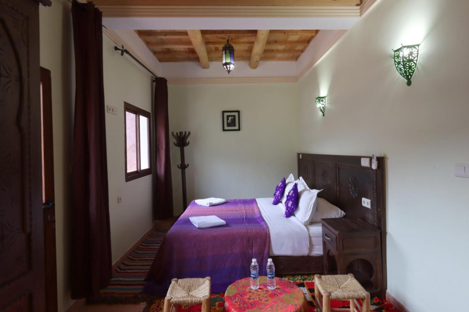 Double or Twin Room with Mountain View - Photo 17