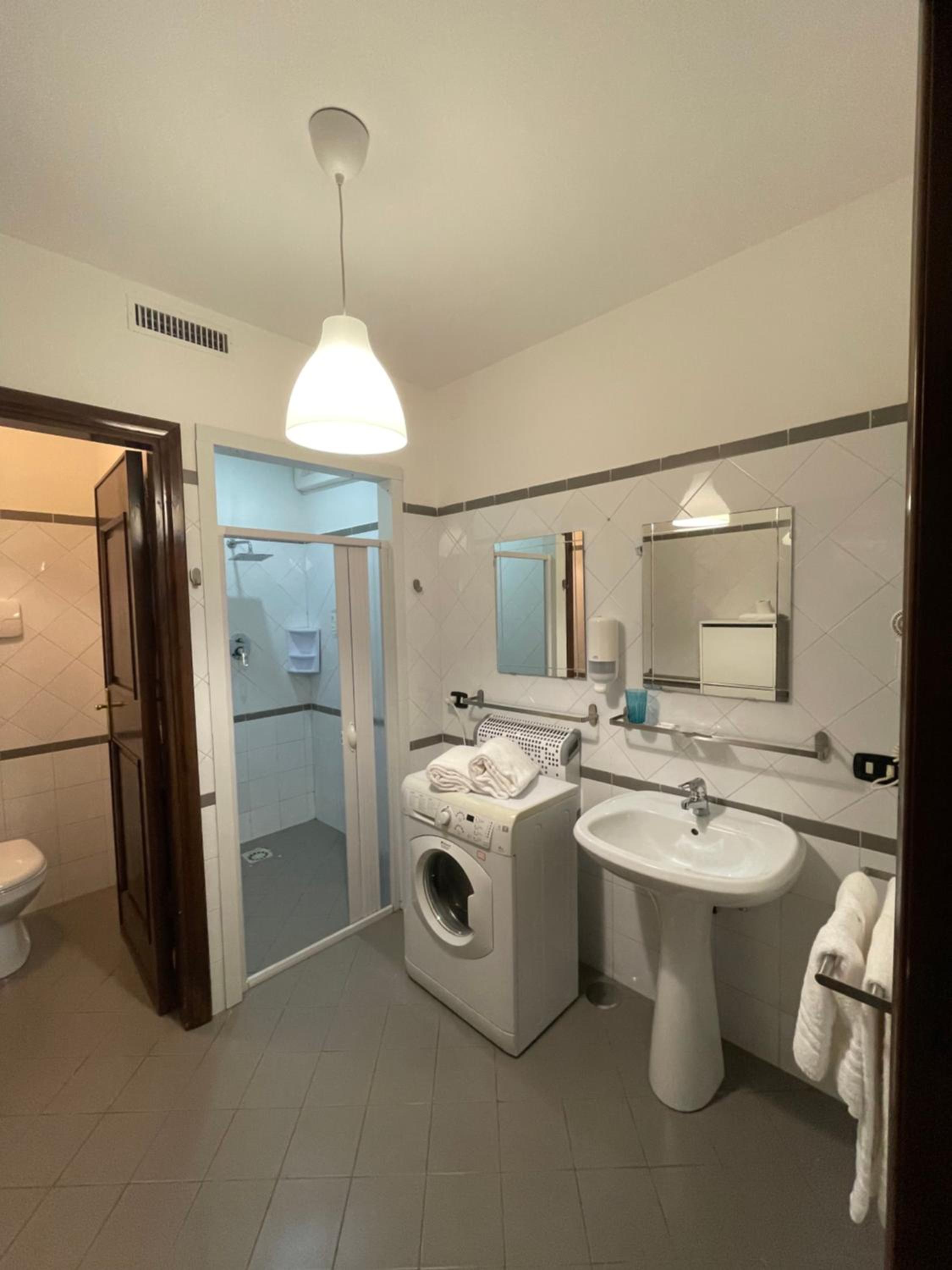 Double Room with Private External Bathroom photo 2