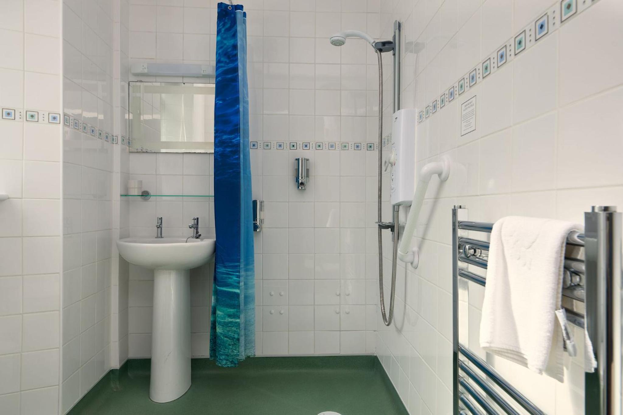 Deluxe Suite Ensuite Bathroom Ground Floor photo 2