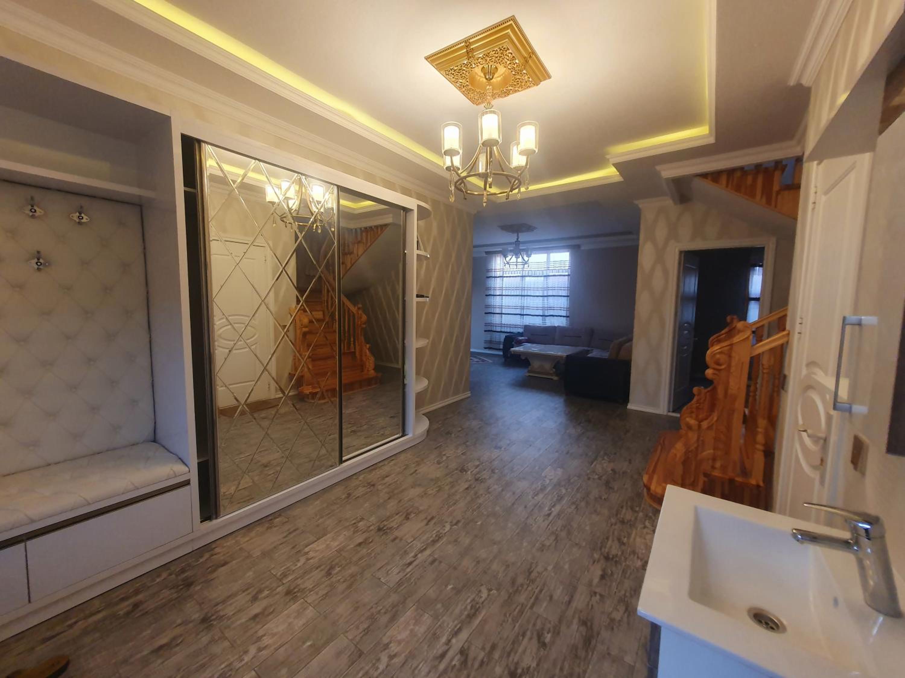 Villa photo 1