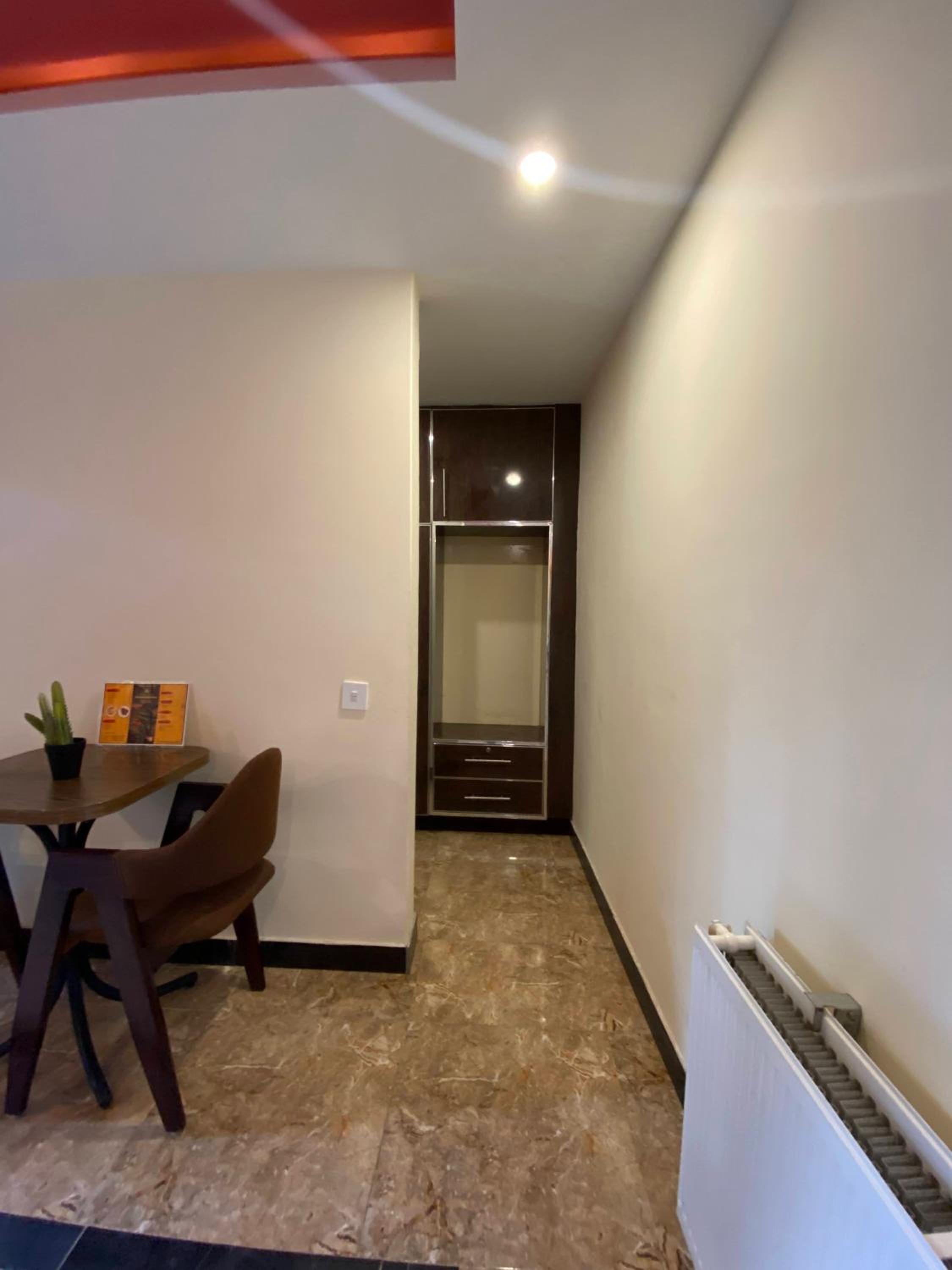 One-Bedroom Apartment photo 2