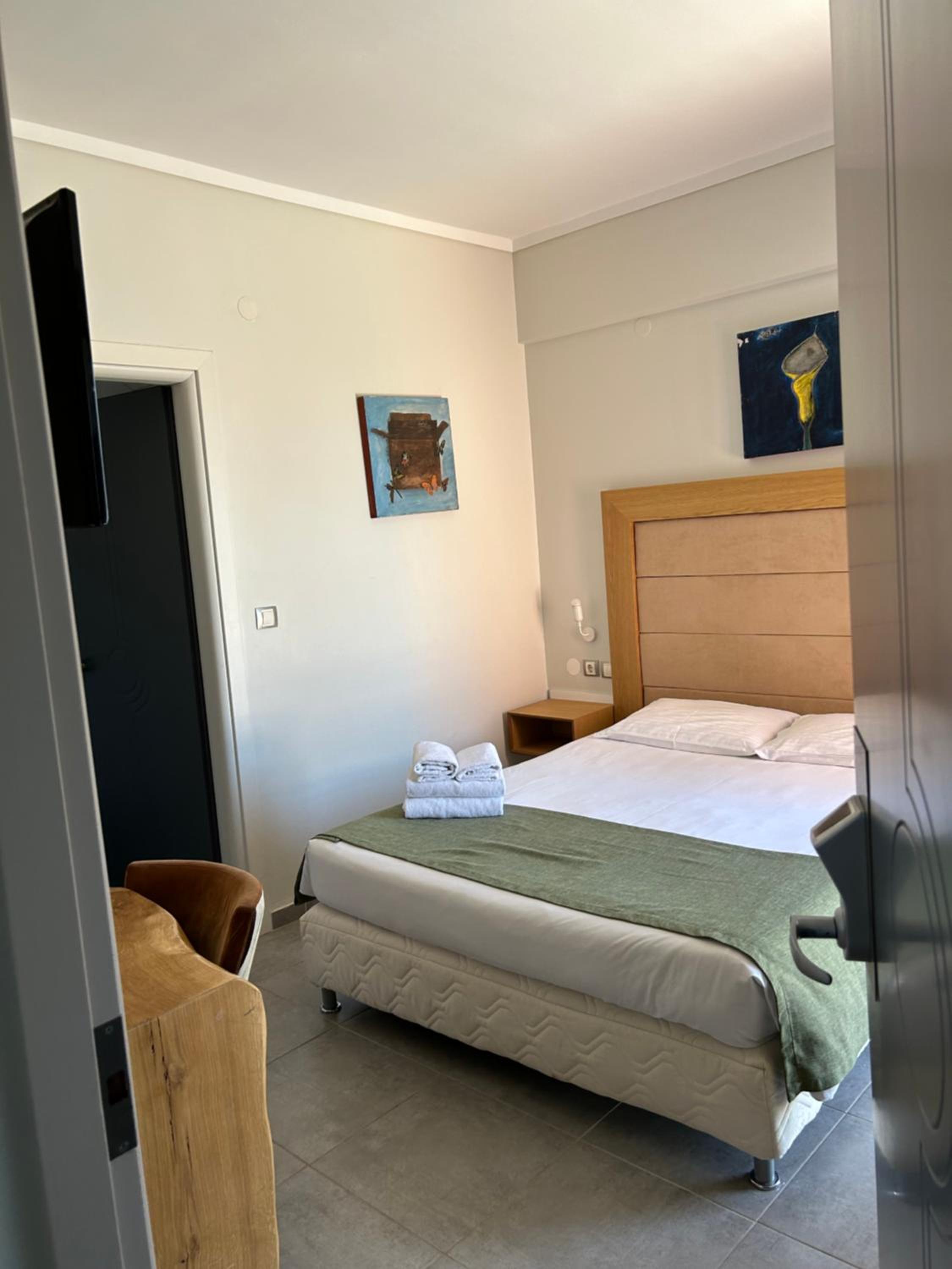 Economy Double Room without Balcony  - Photo 1