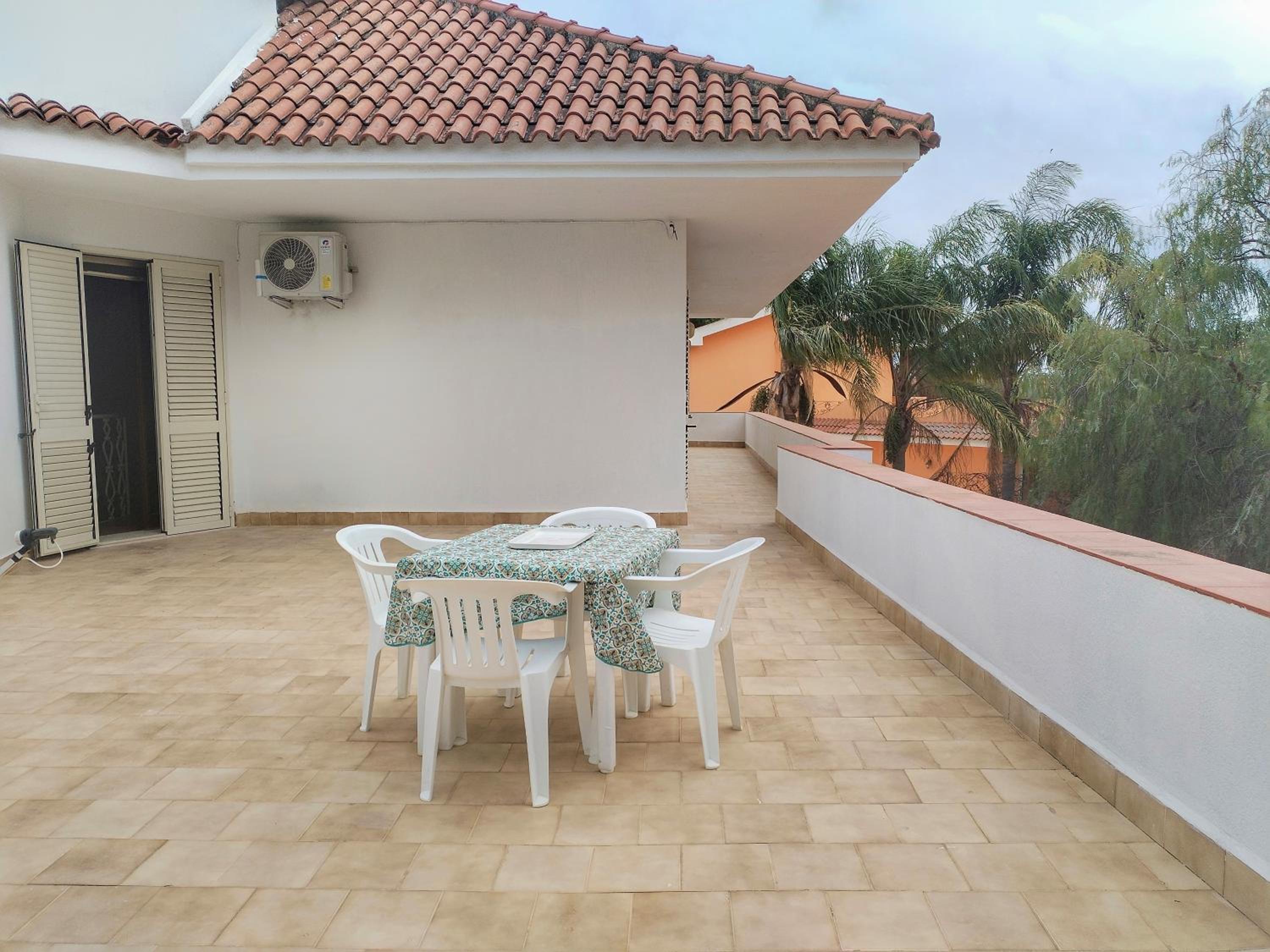 Three-Bedroom Villa photo 2