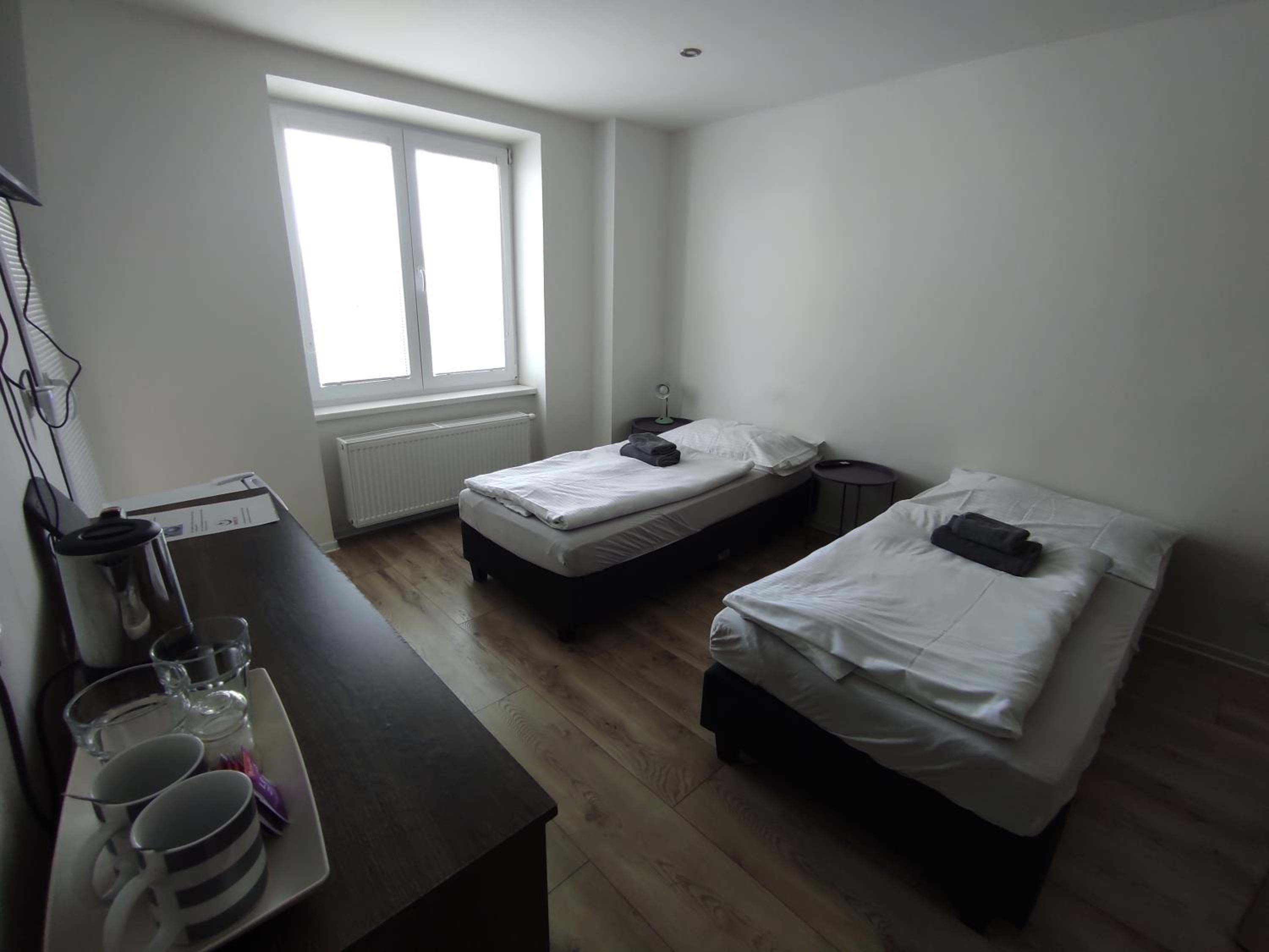 Twin Room with Balcony - Photo 3