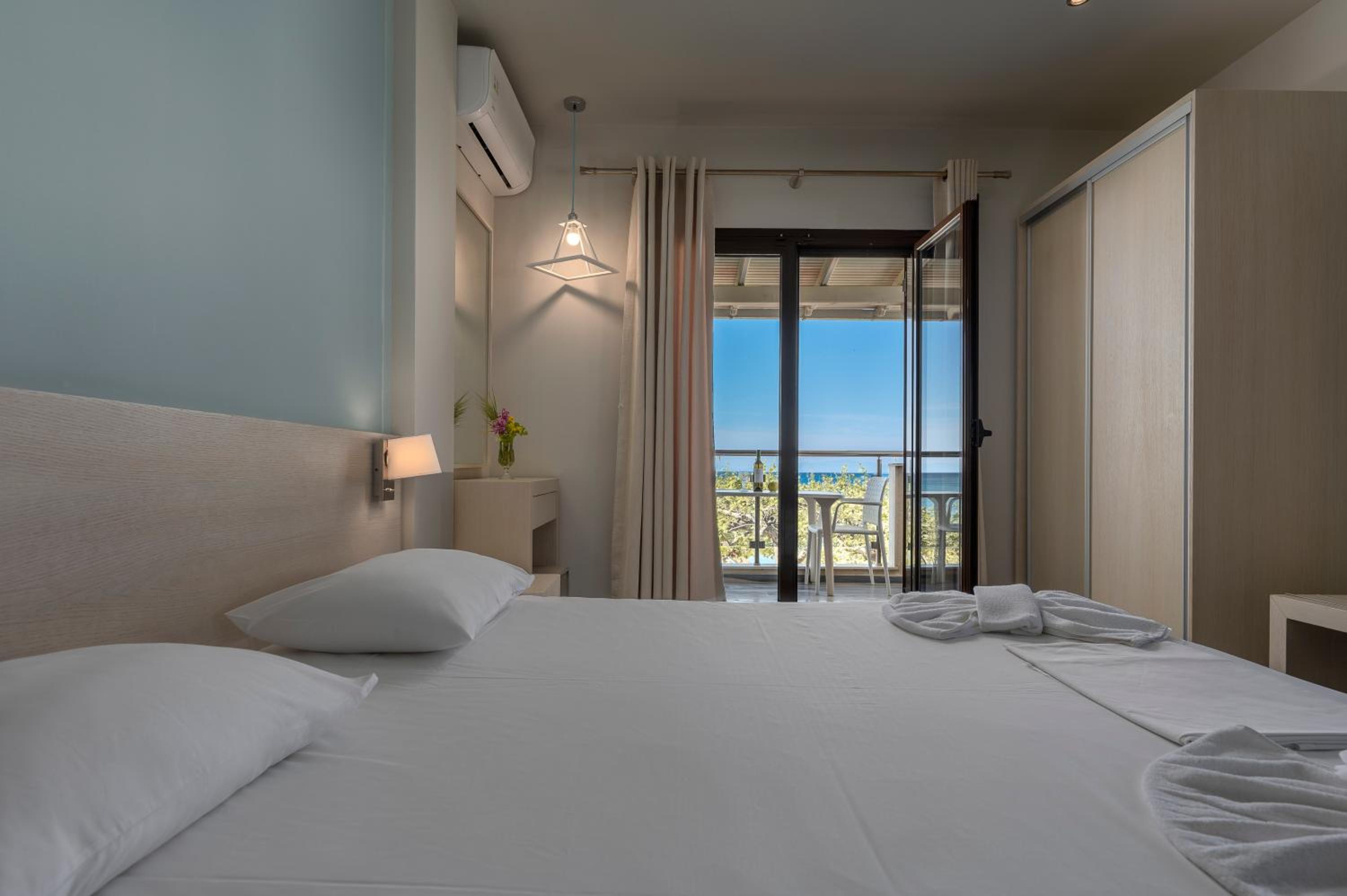 Elegant Room Sea View