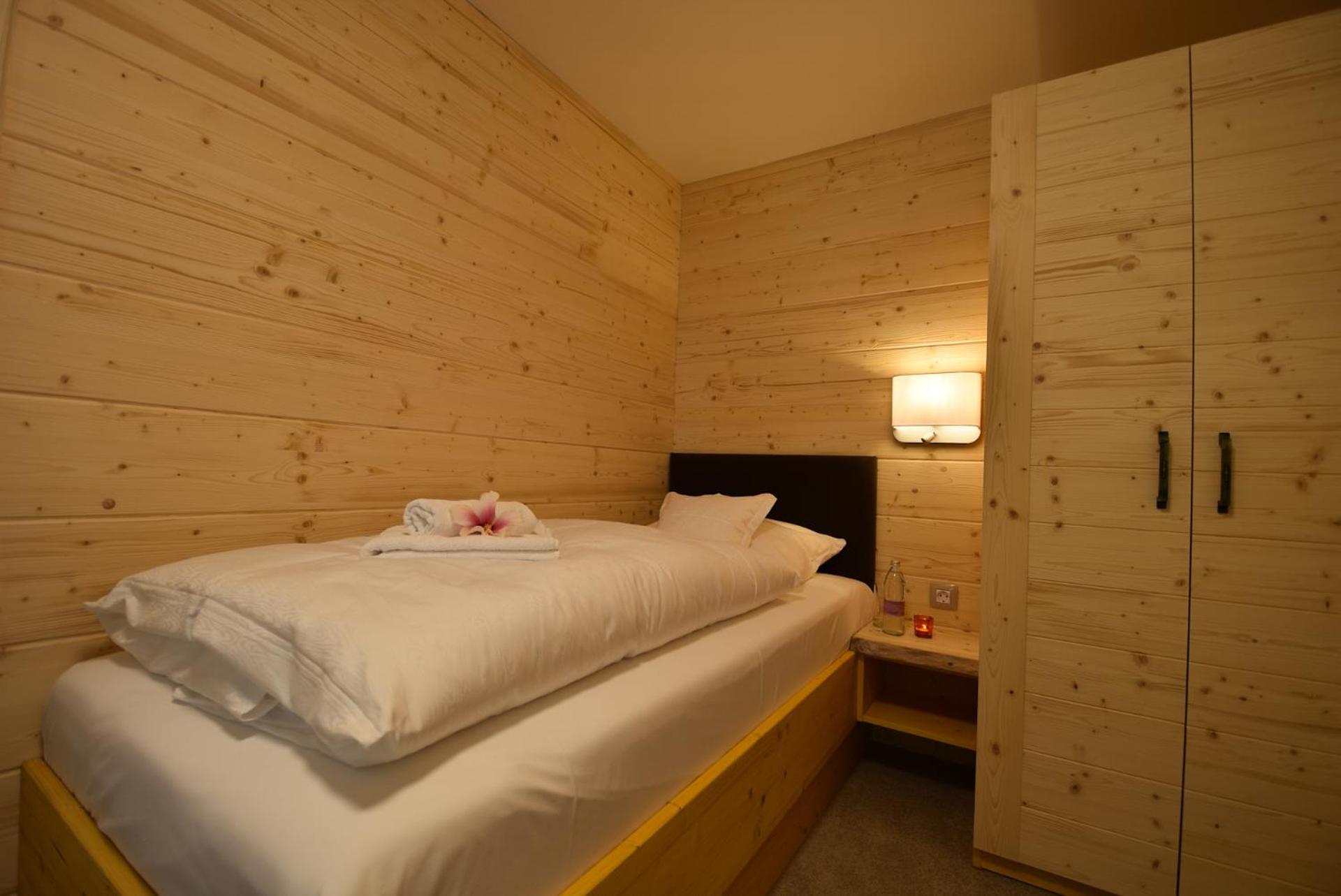 Single Room with Mountain View
