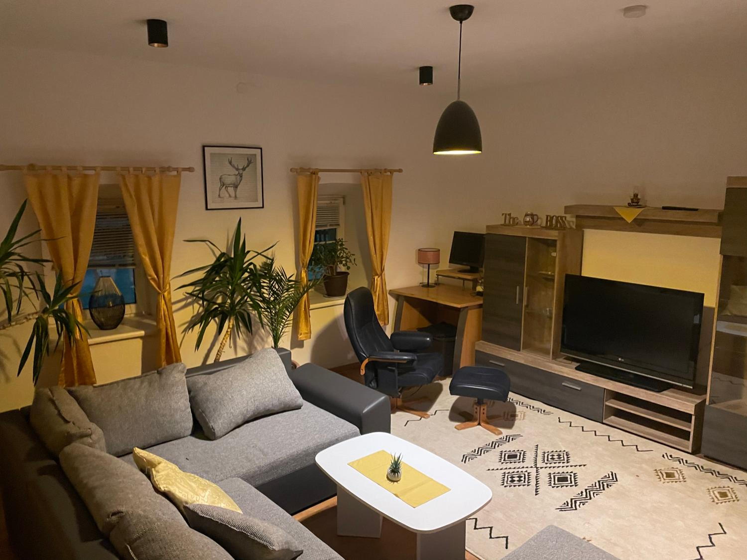 One-Bedroom Apartment photo 1