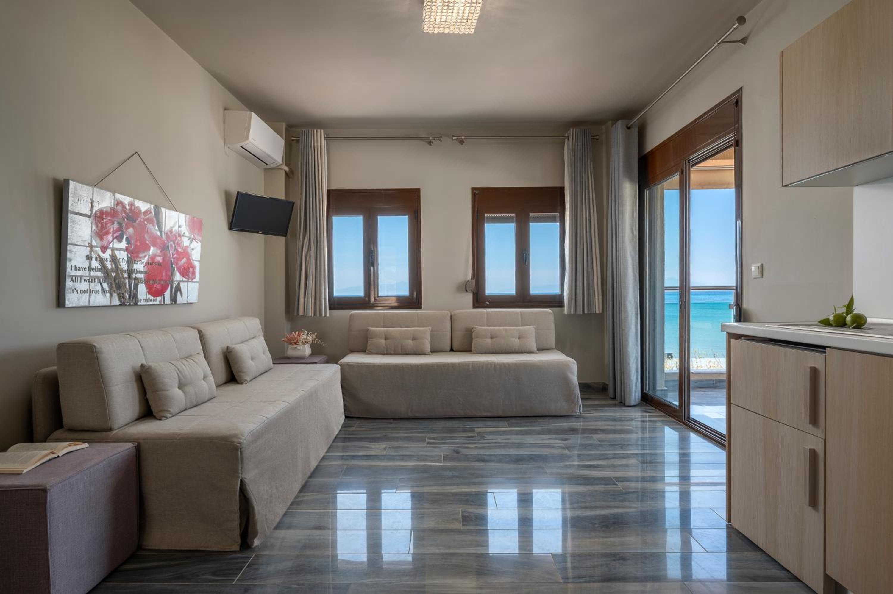 One Bedroom Suite Sea View