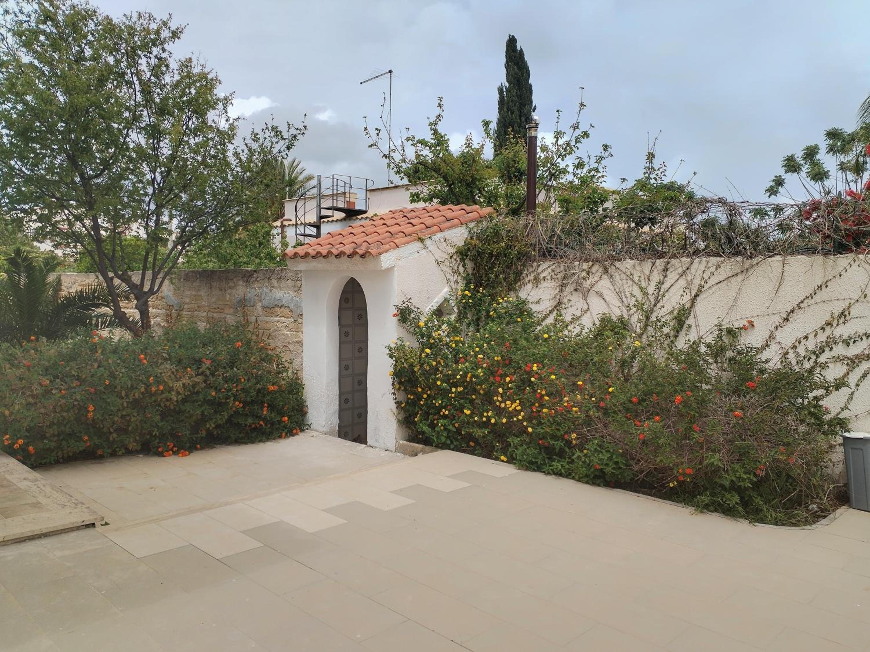 Three-Bedroom Villa photo 3