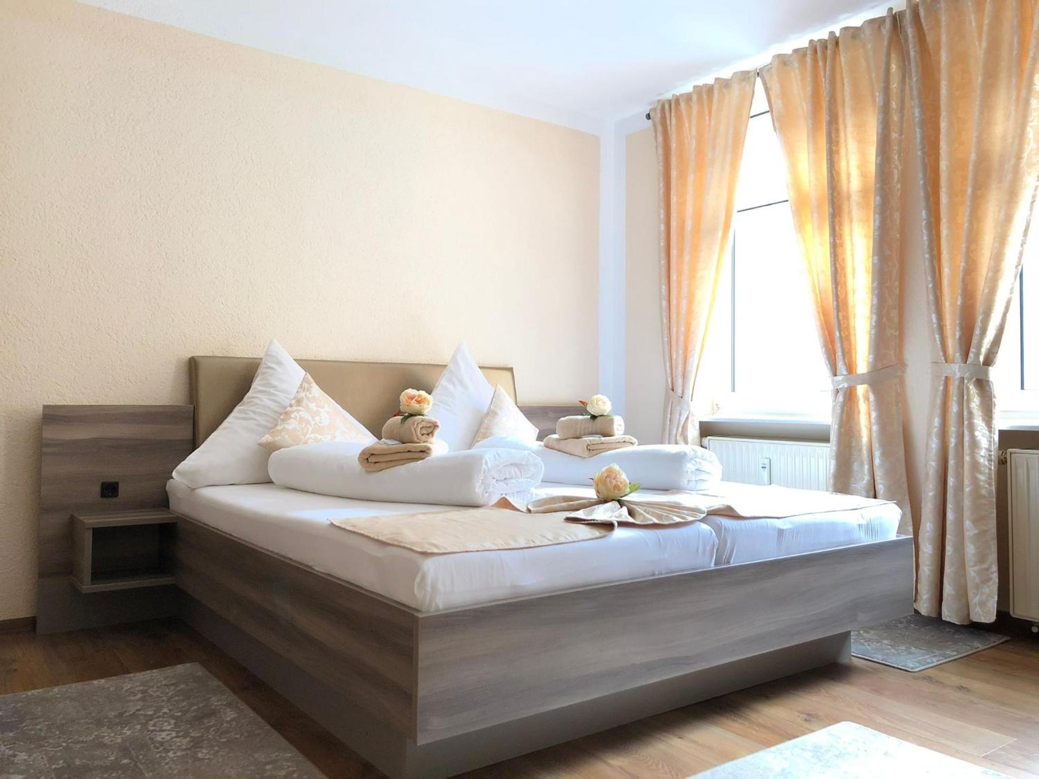 Double Room with Shared Bathroom photo 3