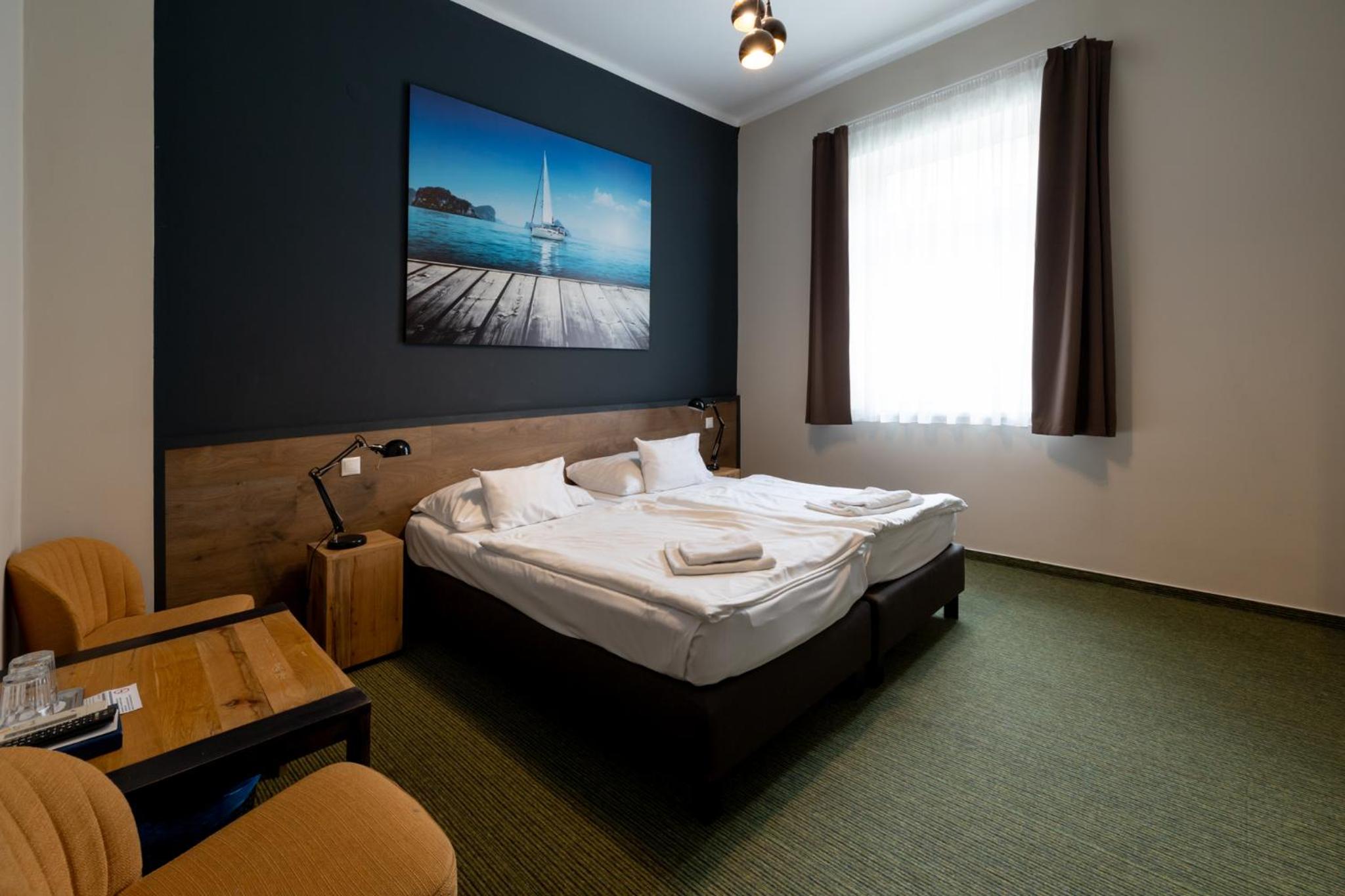 Standard King Room photo 1