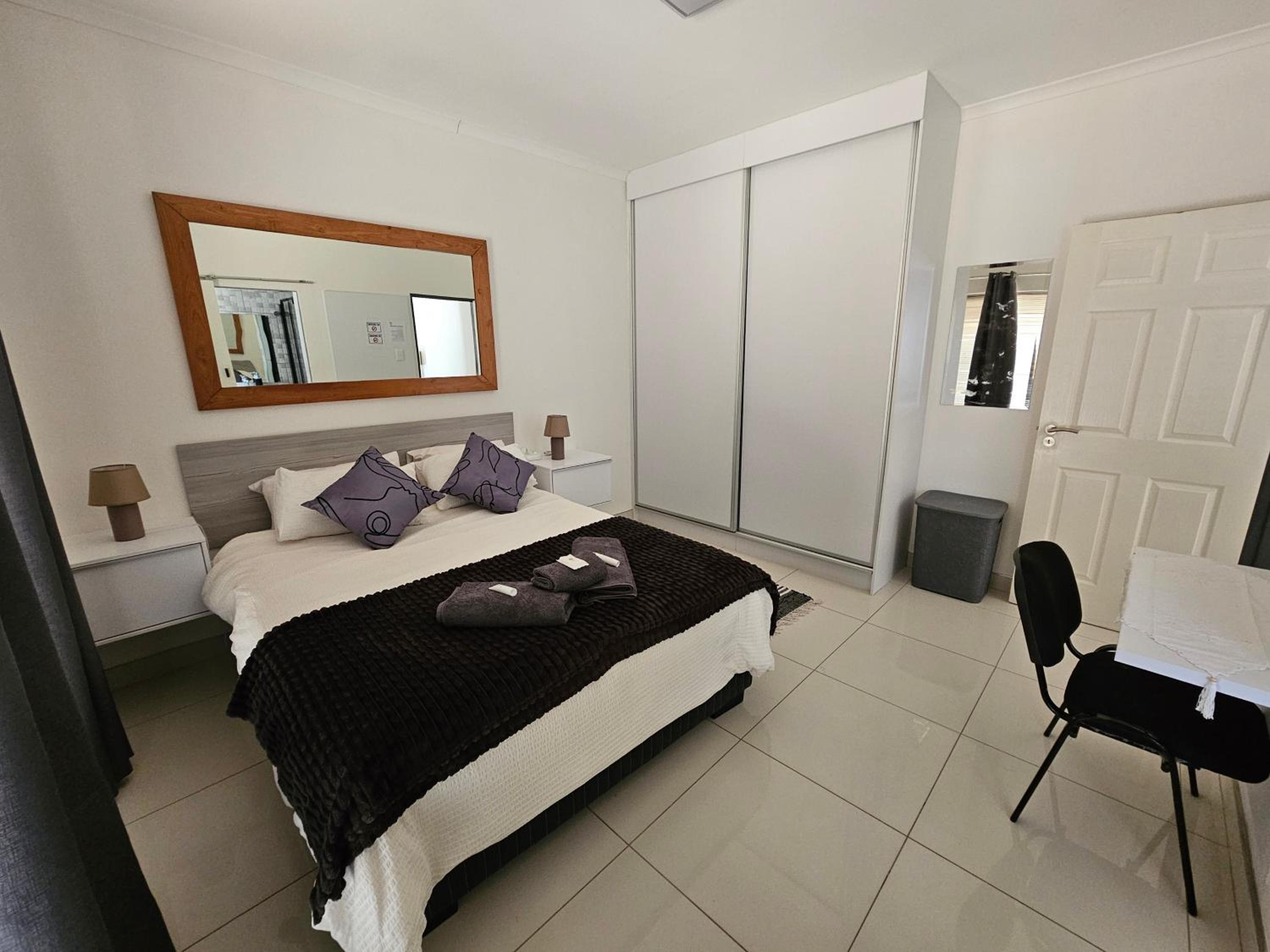 Queen Room with Pool View
